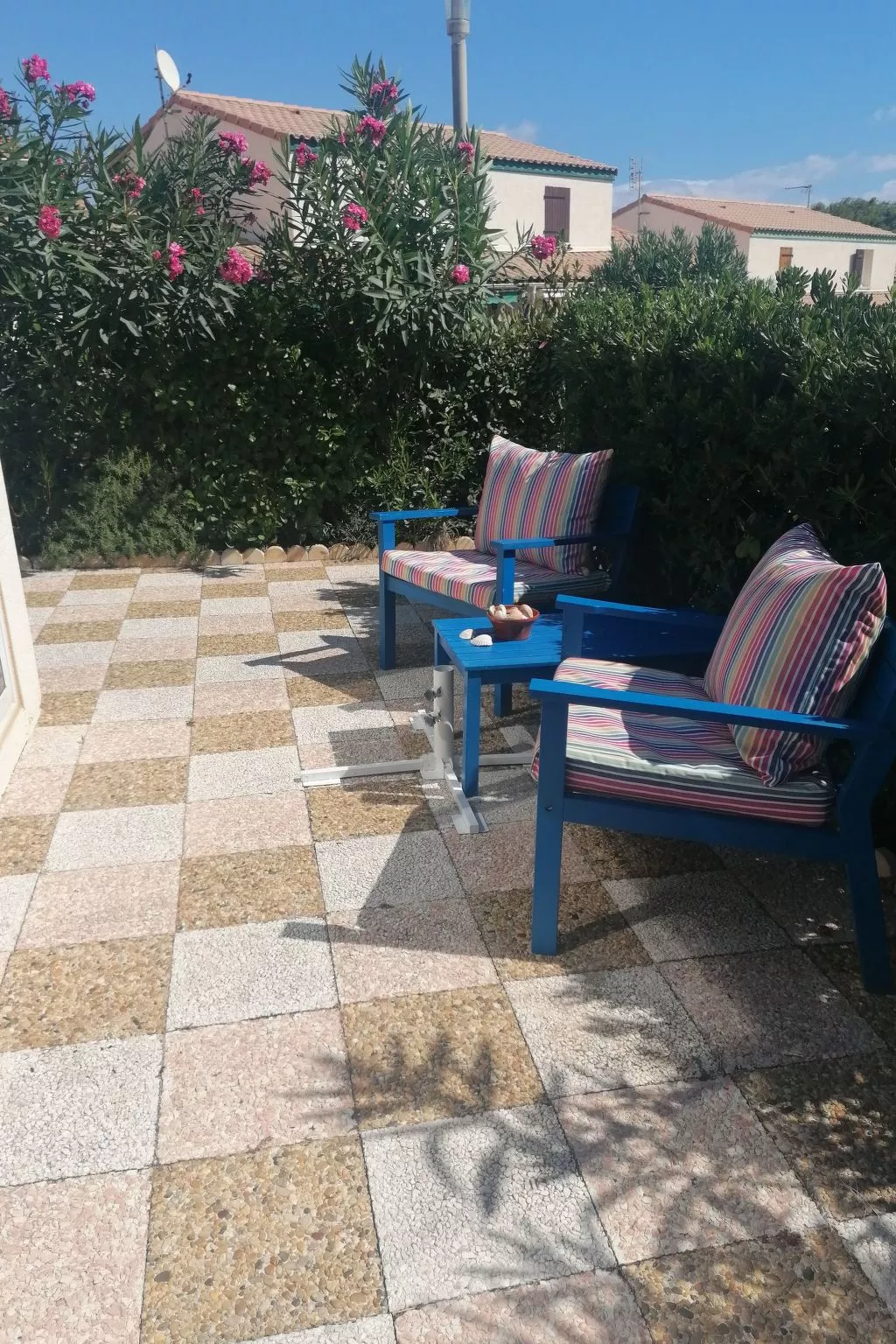 Maison Bleu - Image-tags.info