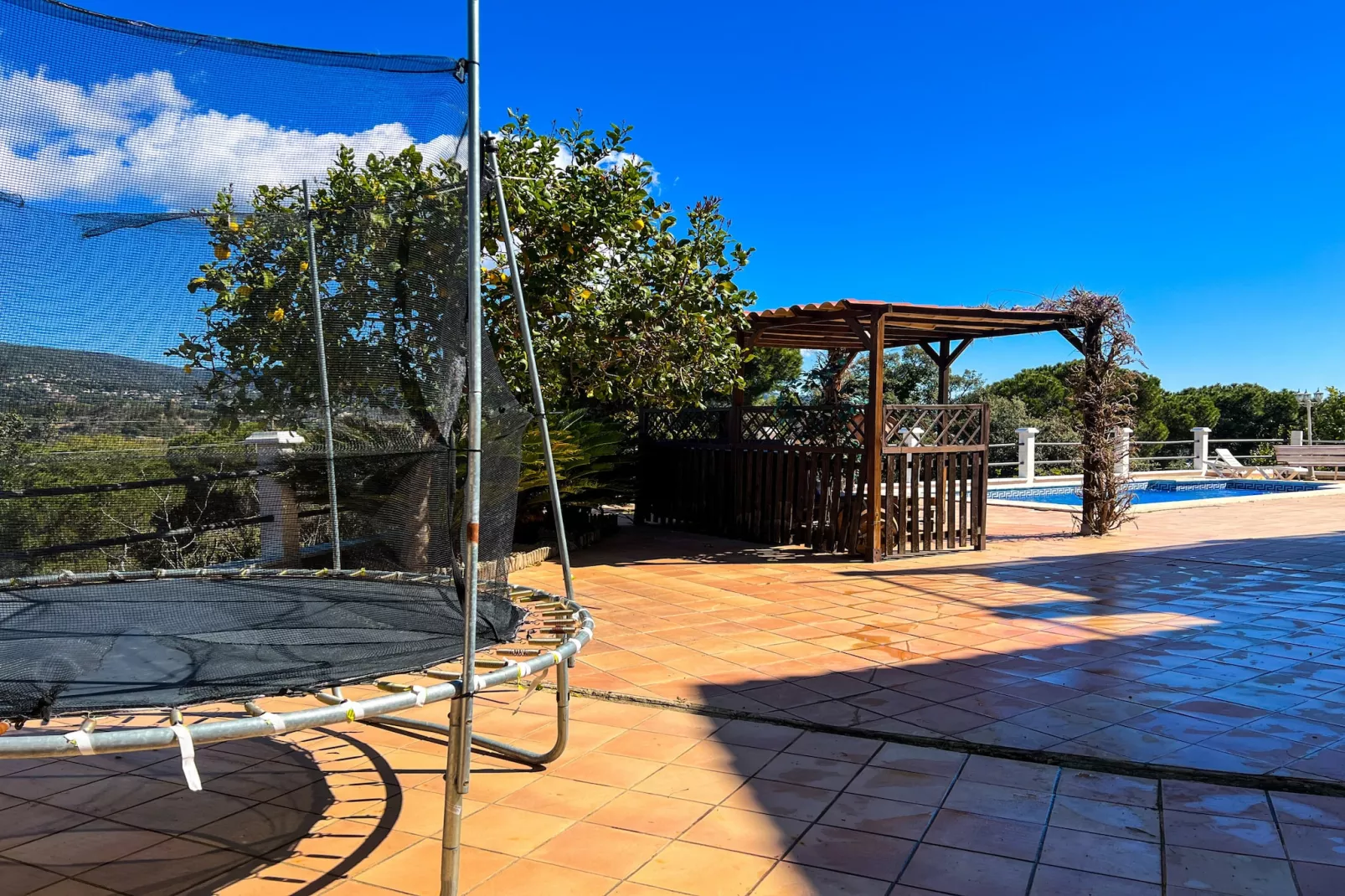 Vivalidays Casa Ricardo - Gardens in summer