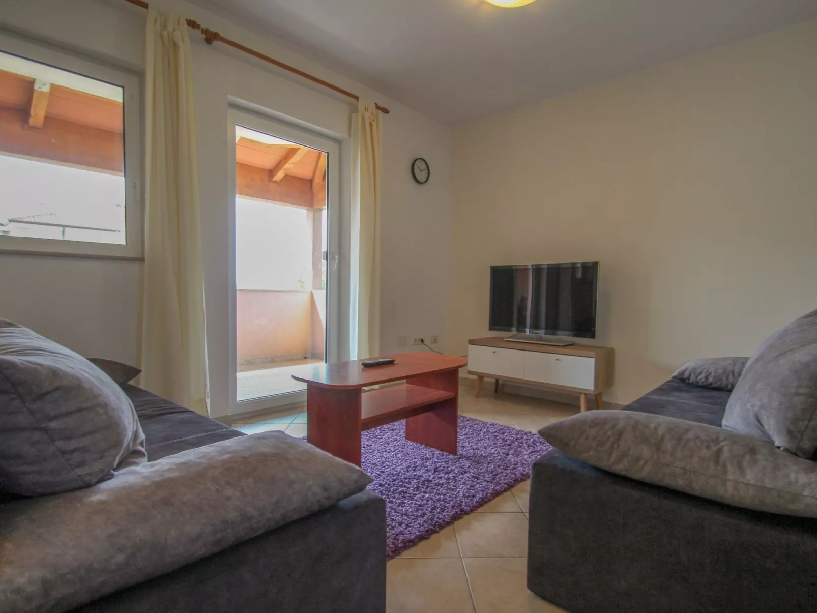 Mit Terrasse für 4 Personen - Drinnen