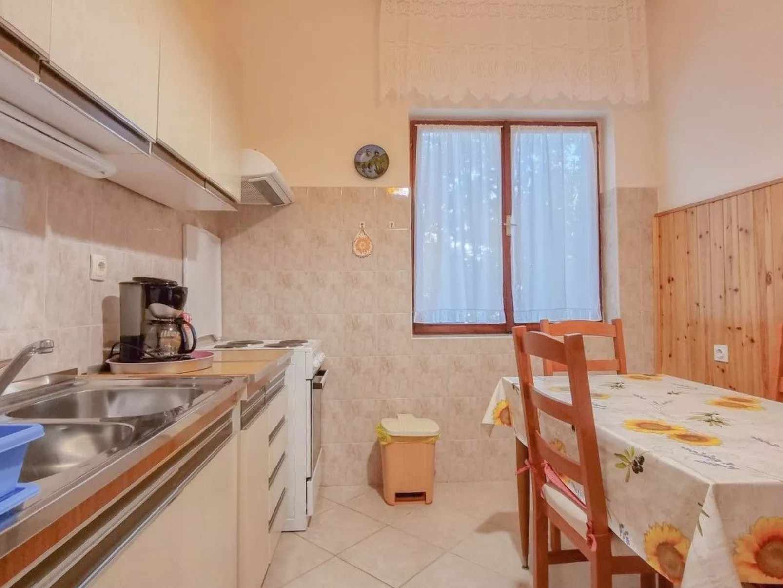 Für 5 Personen ca. 70 m&sup2; in Novigrad, Adriaküste Kroatien (Westküste von I - Dedans