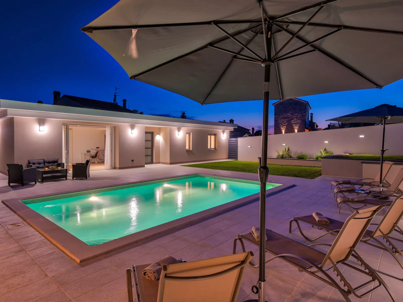 Montevernal - Draußen