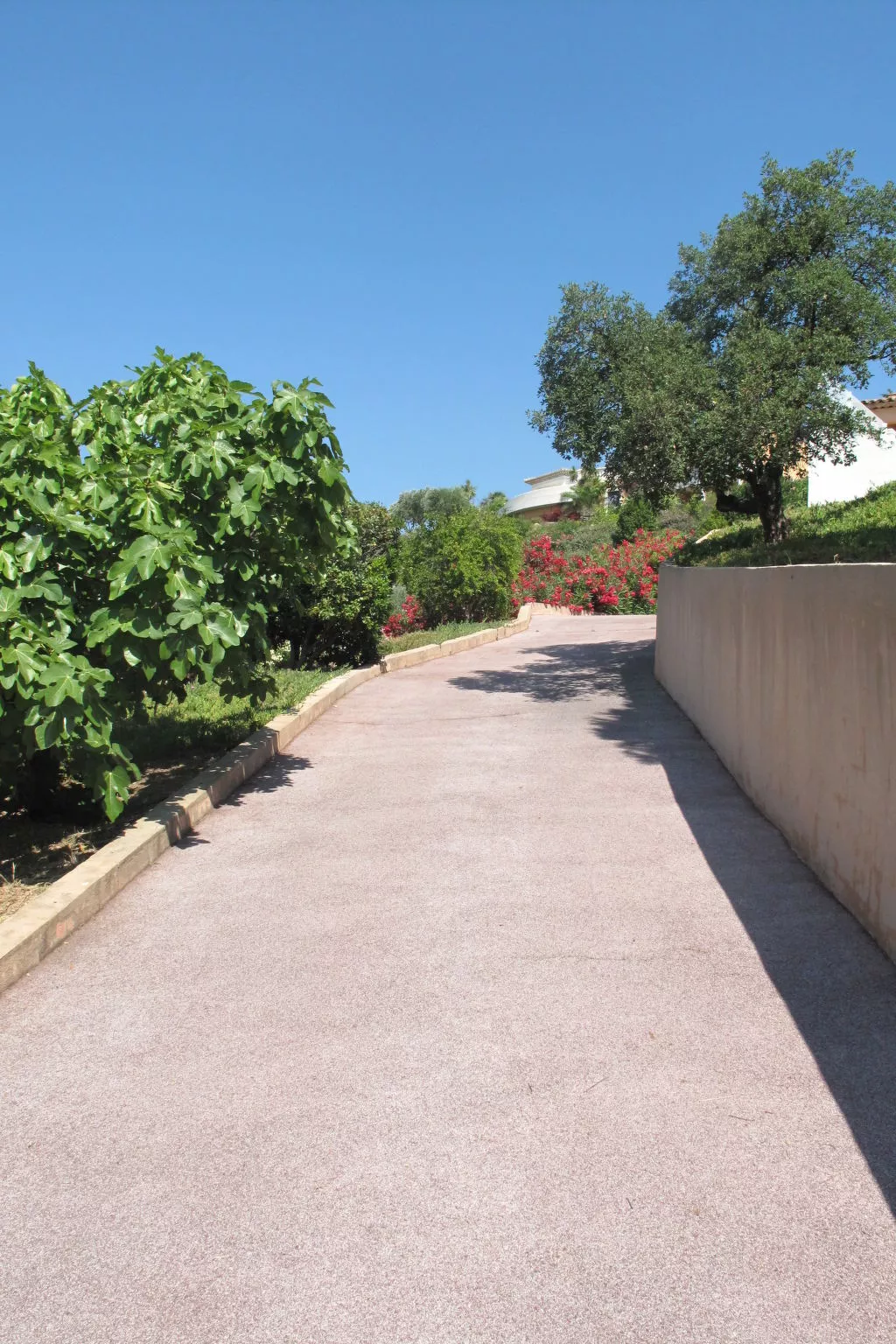 La Figuière - Outside