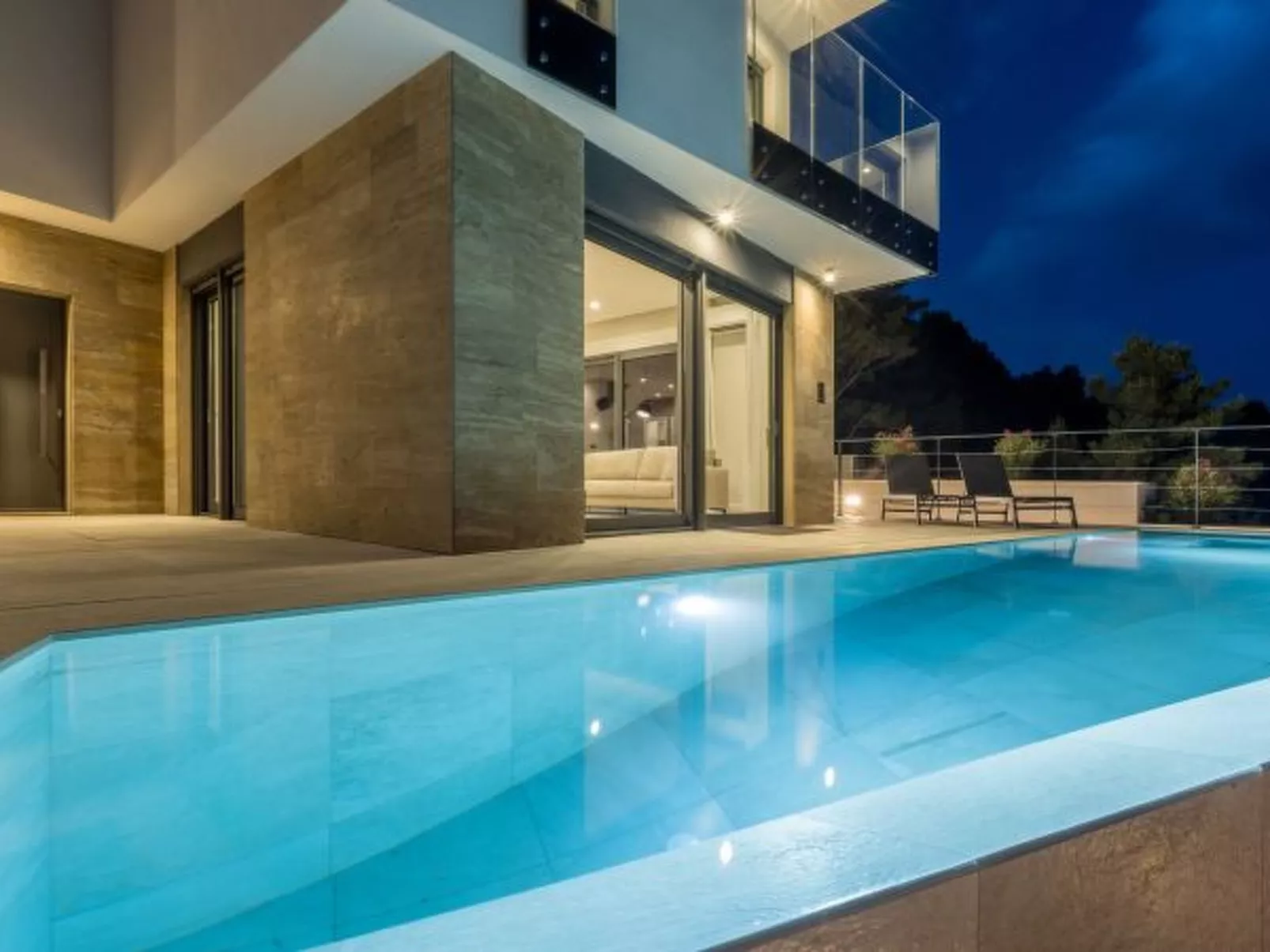 Beachfront villa Luce with seaview and pool - Dedans