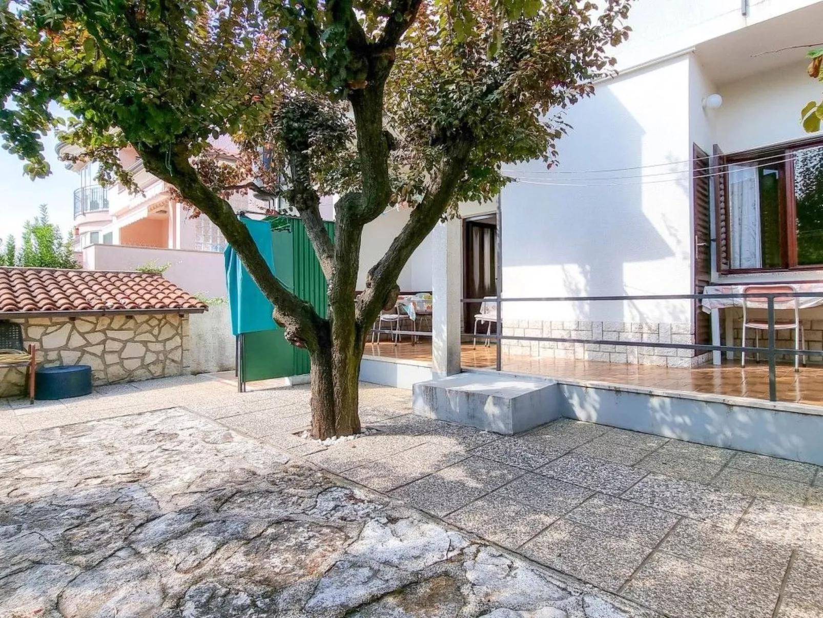 Für 5 Personen ca. 70 m&sup2; in Novigrad, Adriaküste Kroatien (Westküste von I - Dehors