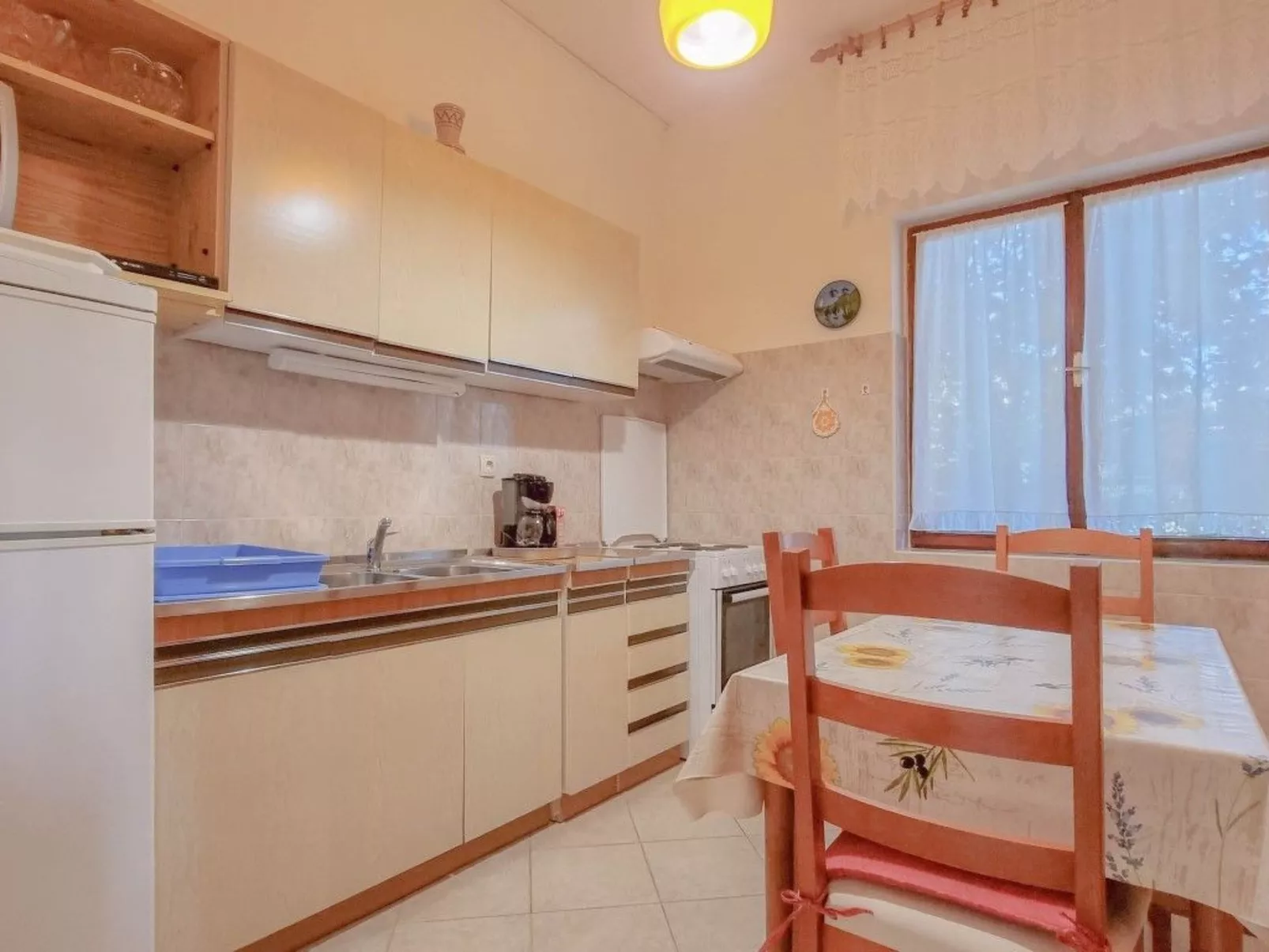 Für 5 Personen ca. 70 m&sup2; in Novigrad, Adriaküste Kroatien (Westküste von I - Dedans