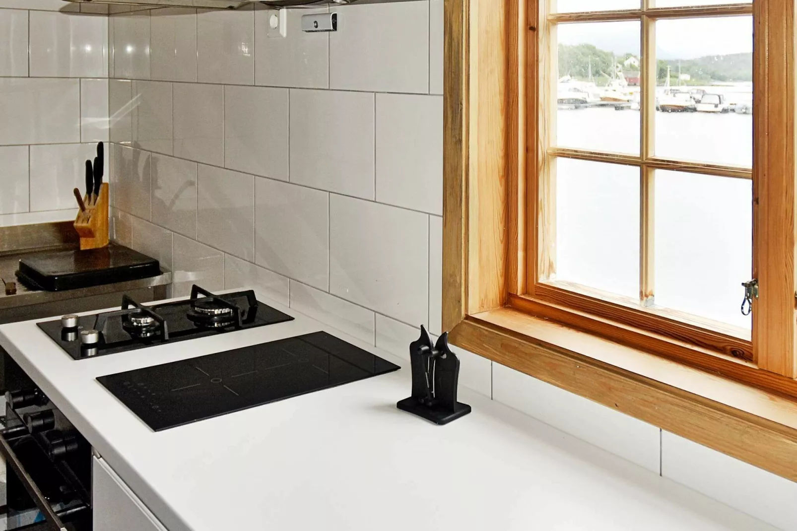 8 person holiday home in Lesund-Indoor