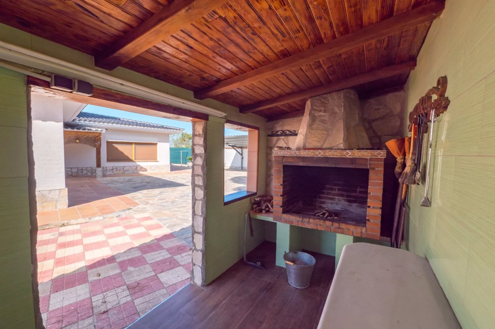 Vivalidays Villa Kiros - Terrace balcony