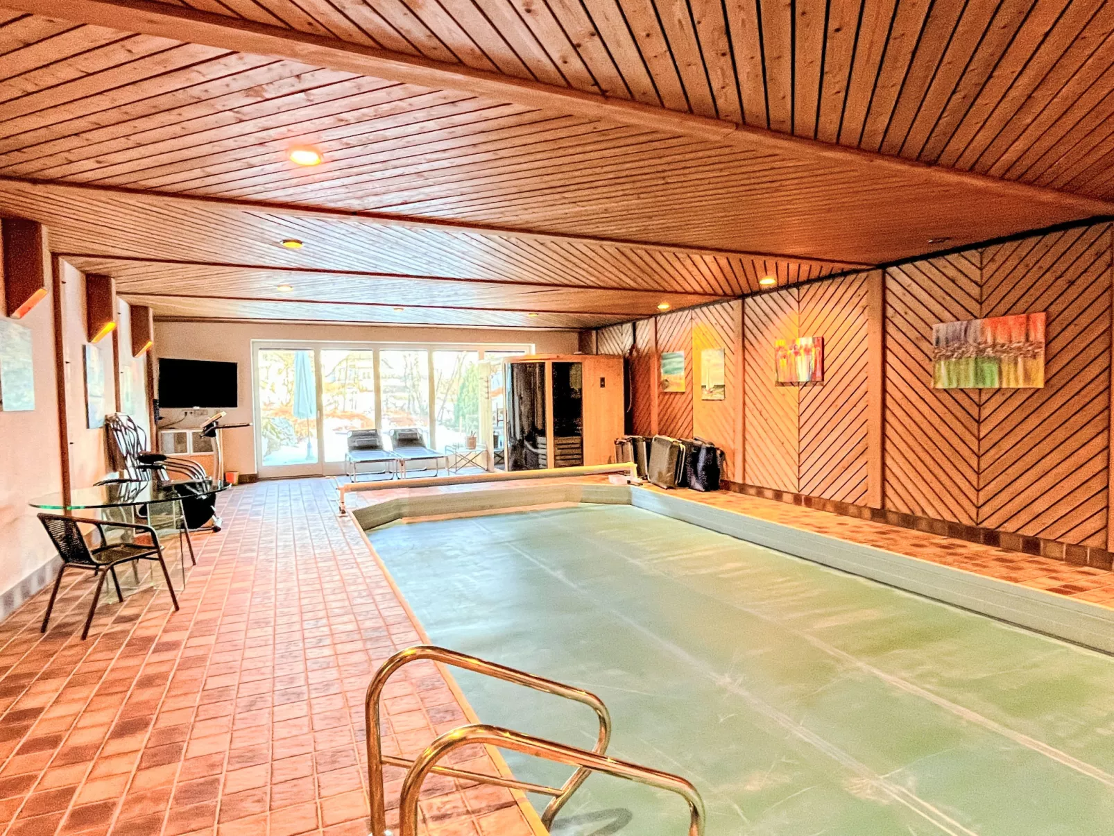 Schwarzwaldhof mit Pool & Sauna - Drinnen