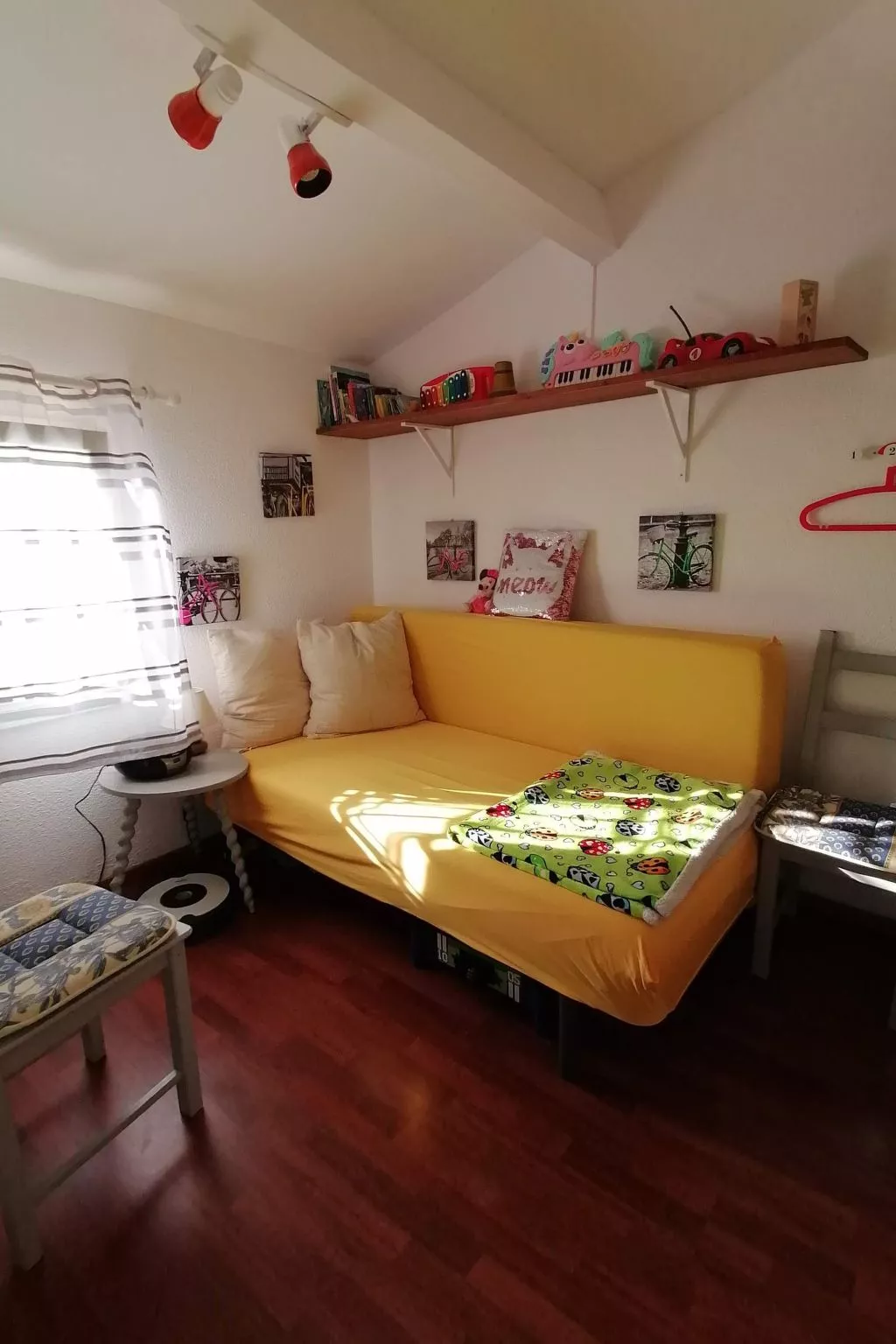 Maison Bleu - Inside