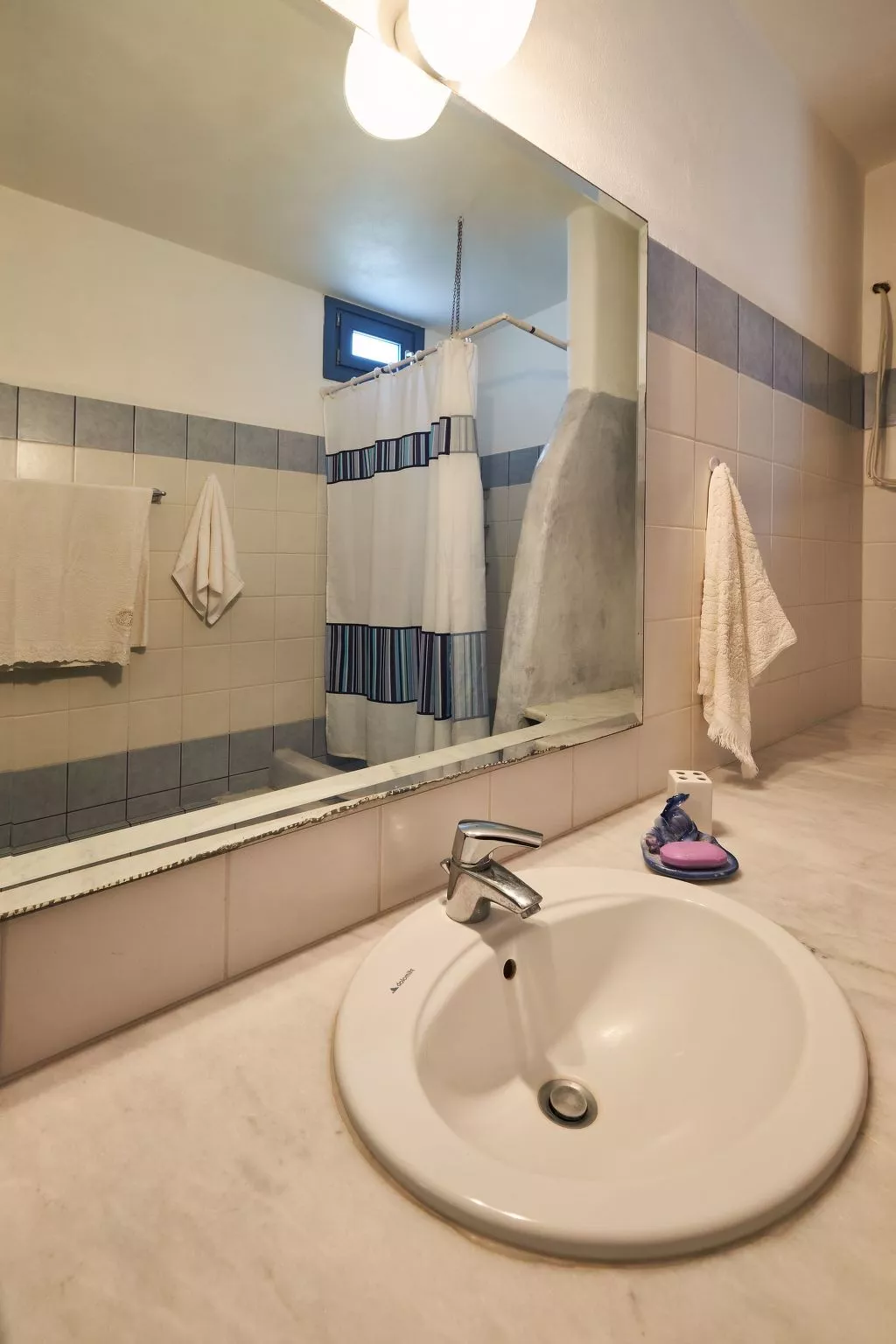 Große, komfortable Pool-Villa, Strand zu Fuß erreichbar - Drinnen