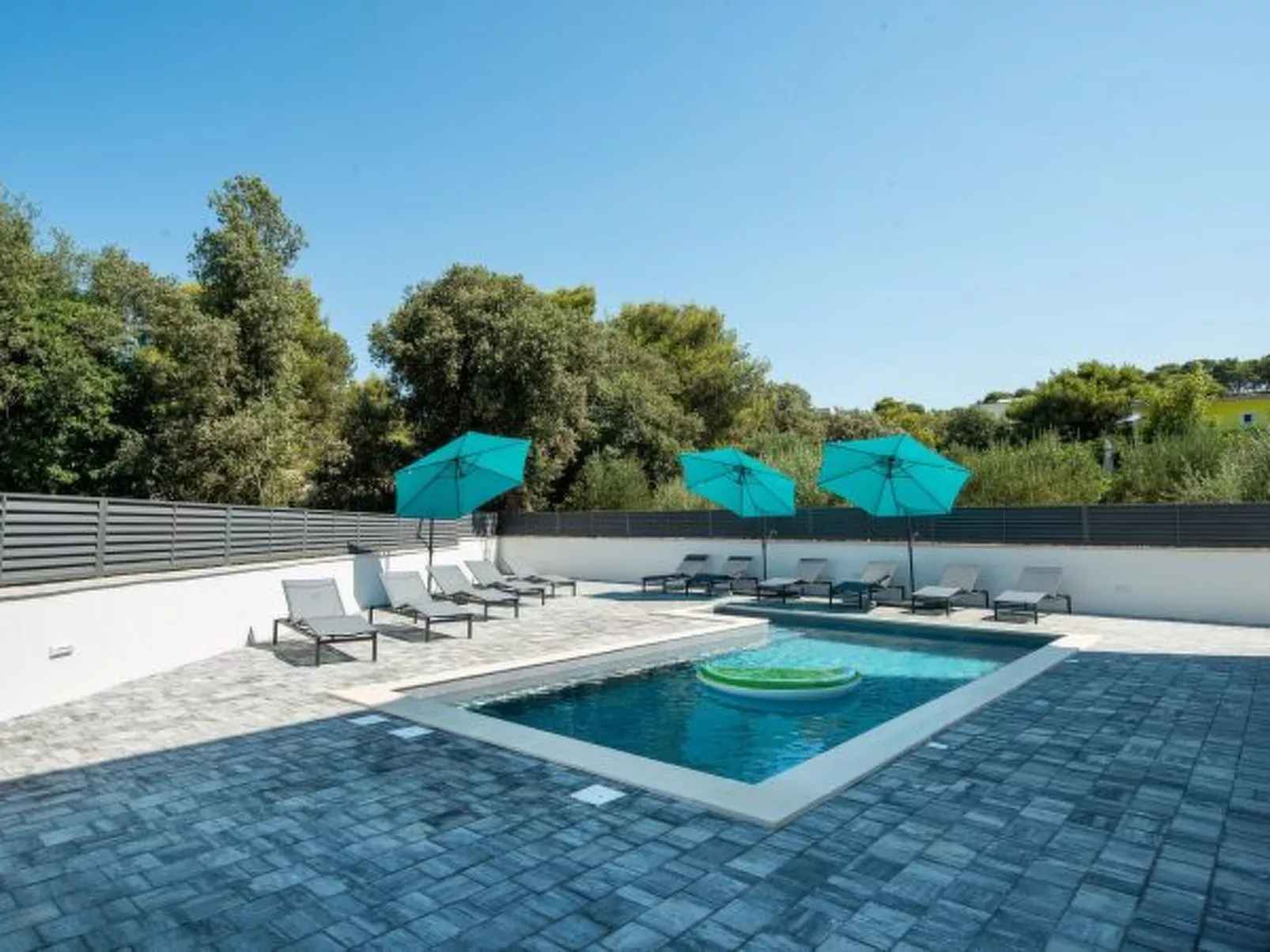 Villa Div with heated pool Apartment No.1 - Image-tags.info