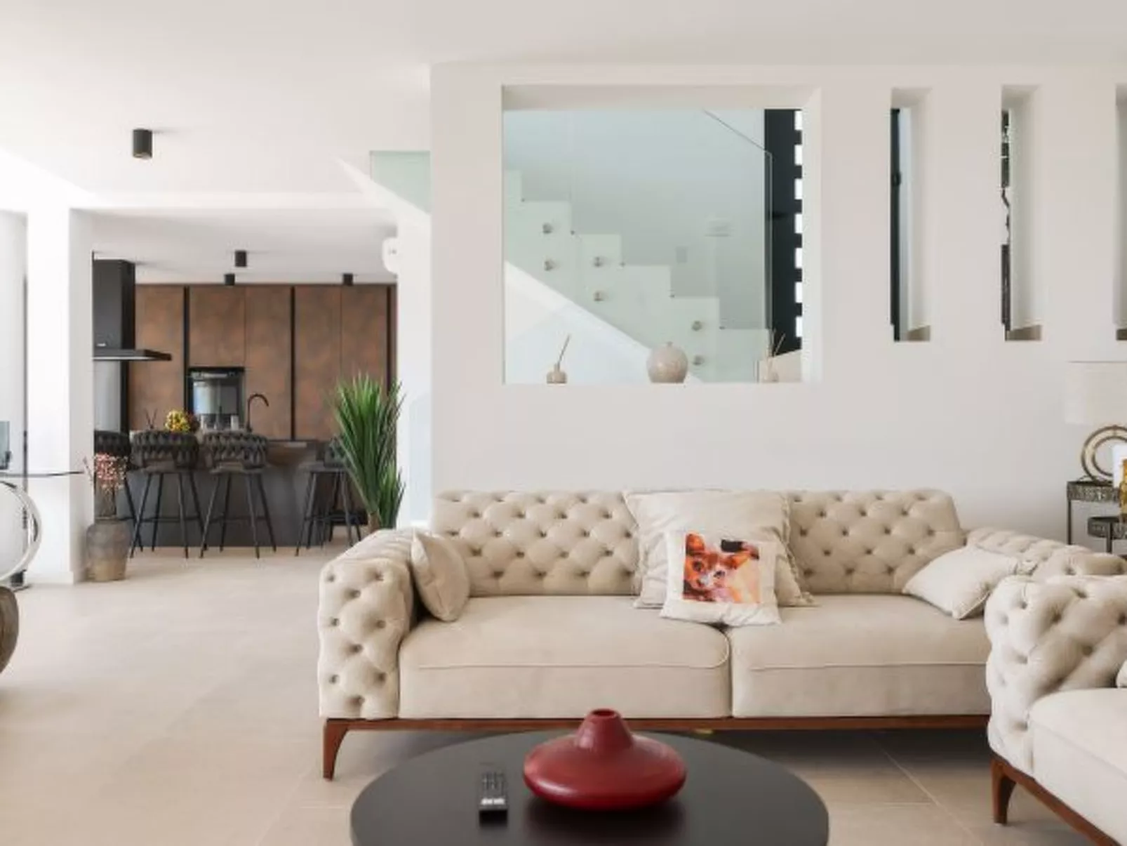 Villa Novue with pool - Image-tags.info