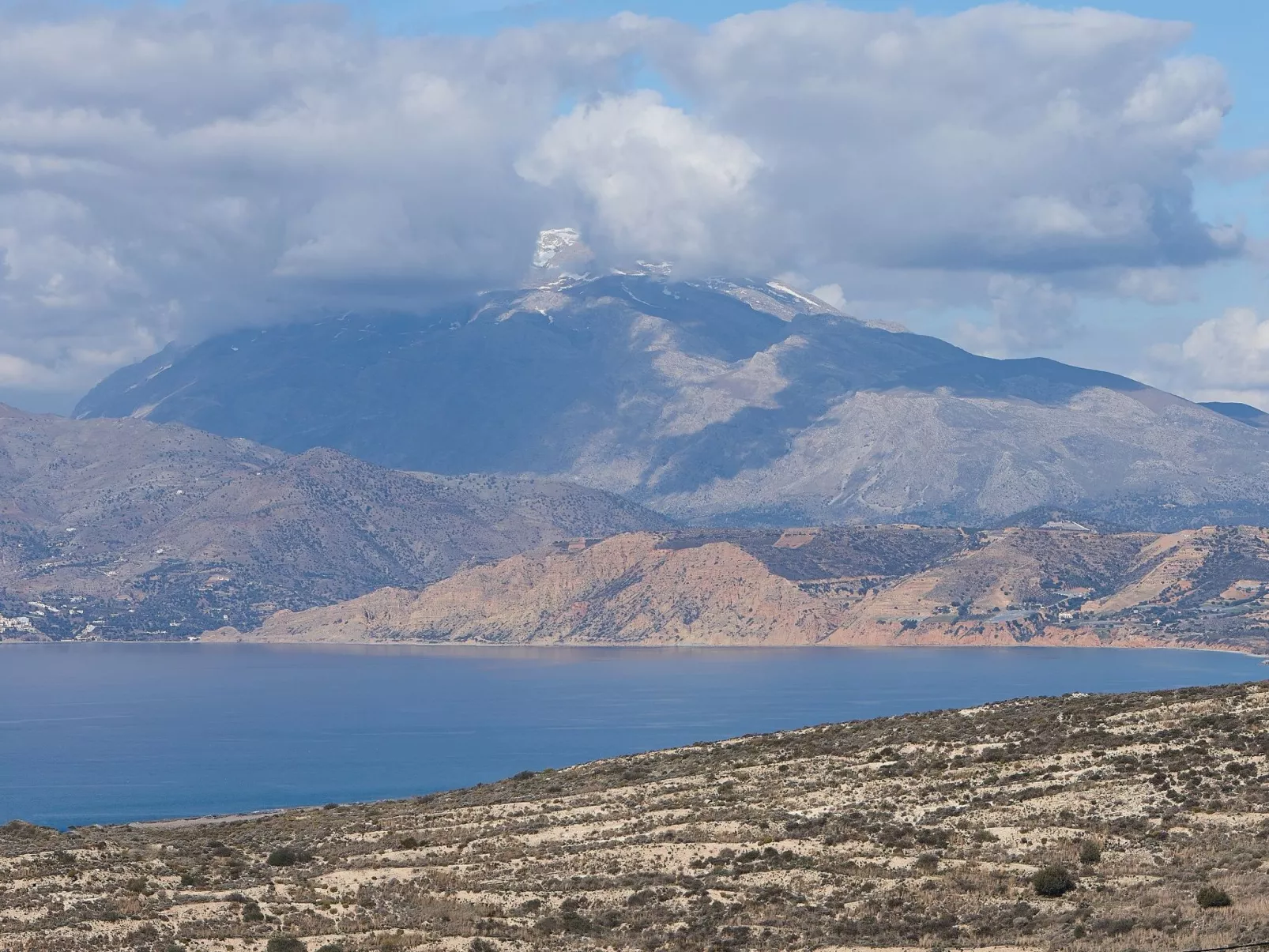 Orelia Cretan - Draußen