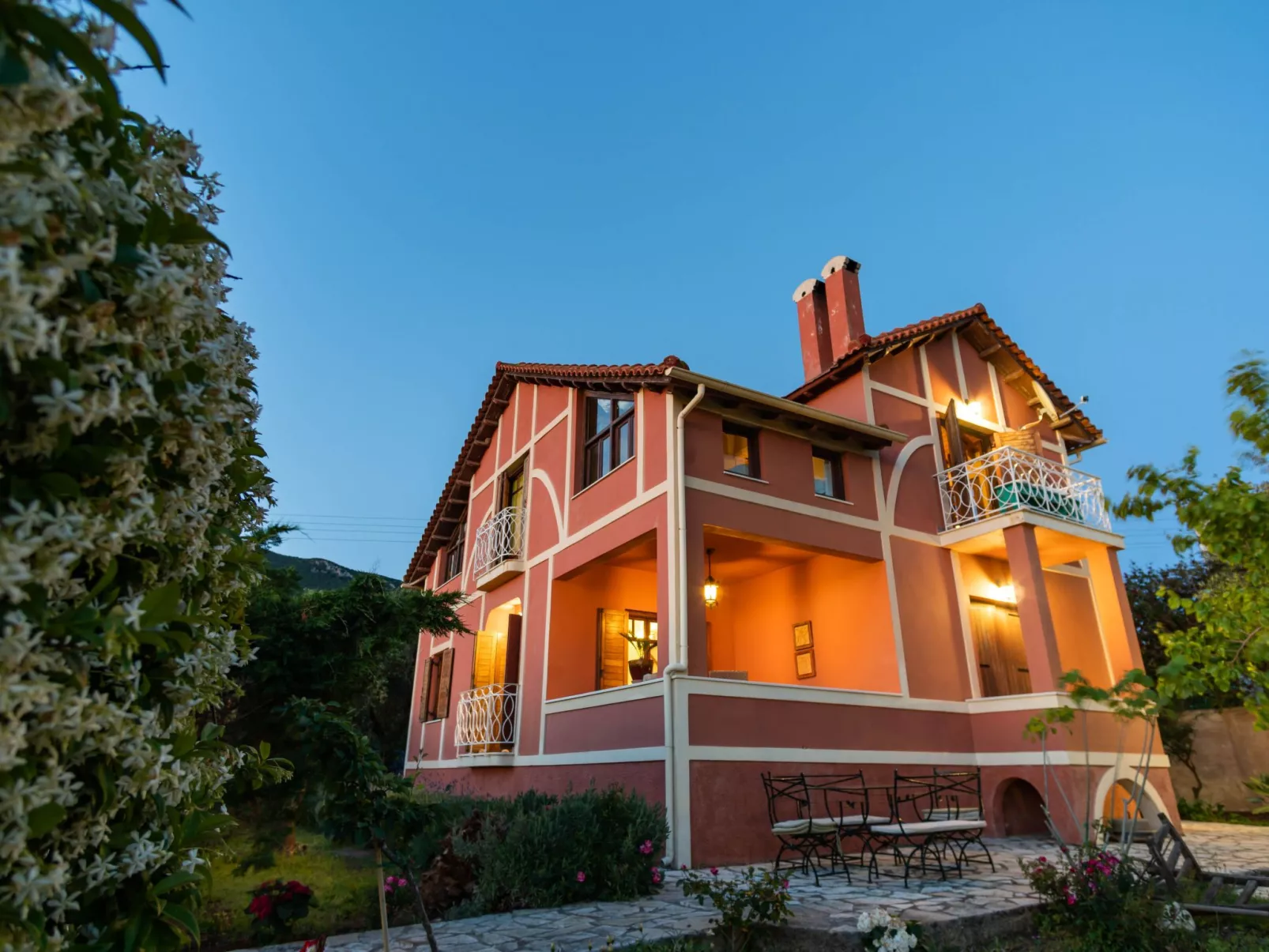 Idyllisch gelegene und luxuriöse Villa mit Veranda und Pavillon - Image-tags.info