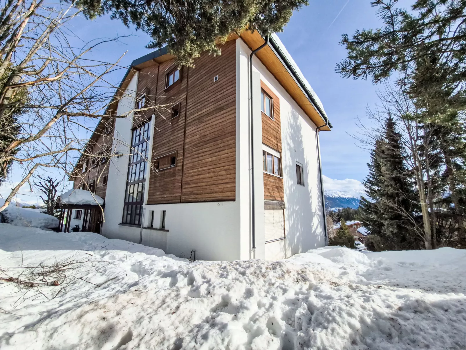 Crans-Léman 5 - Outside