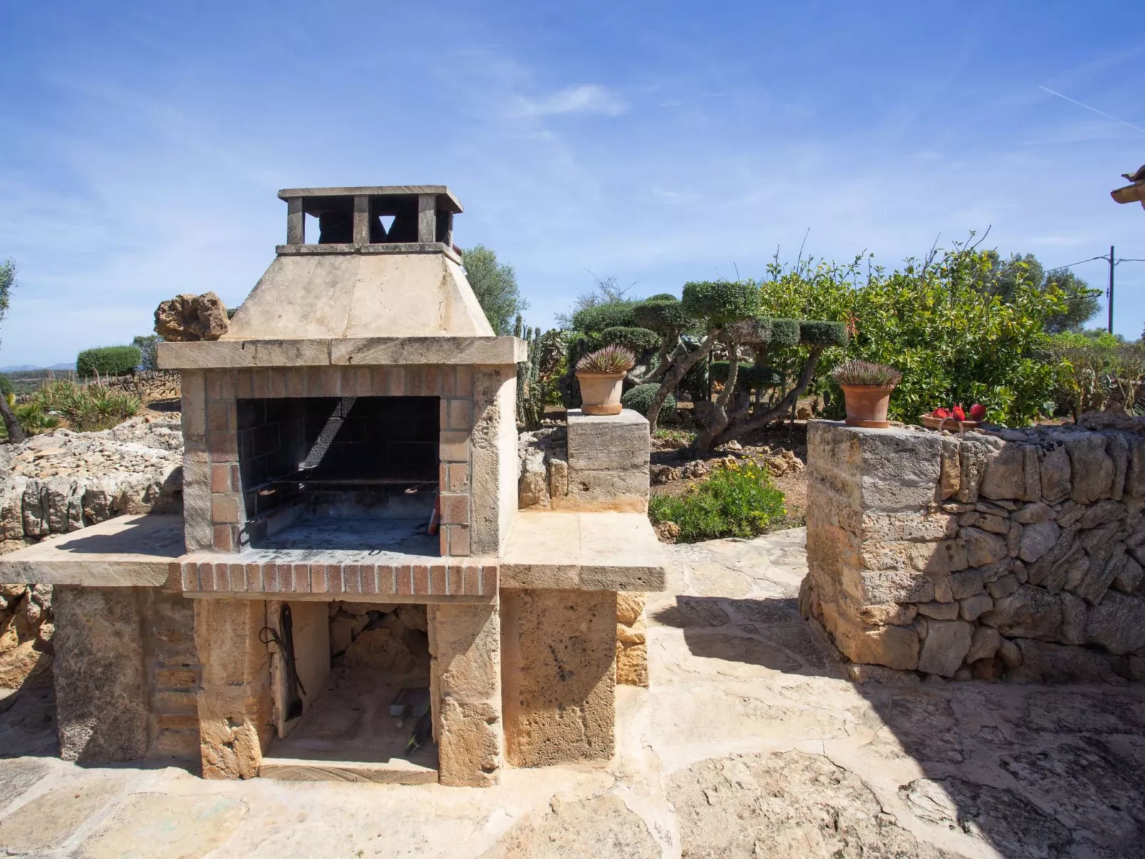 Ca na Ines - Outside