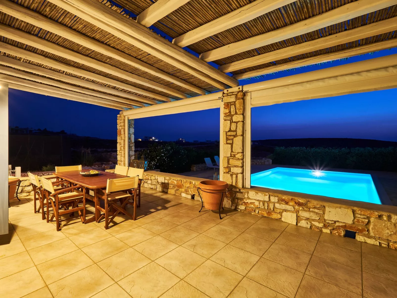 Große, komfortable Pool-Villa, Strand zu Fuß erreichbar - Image-tags.info