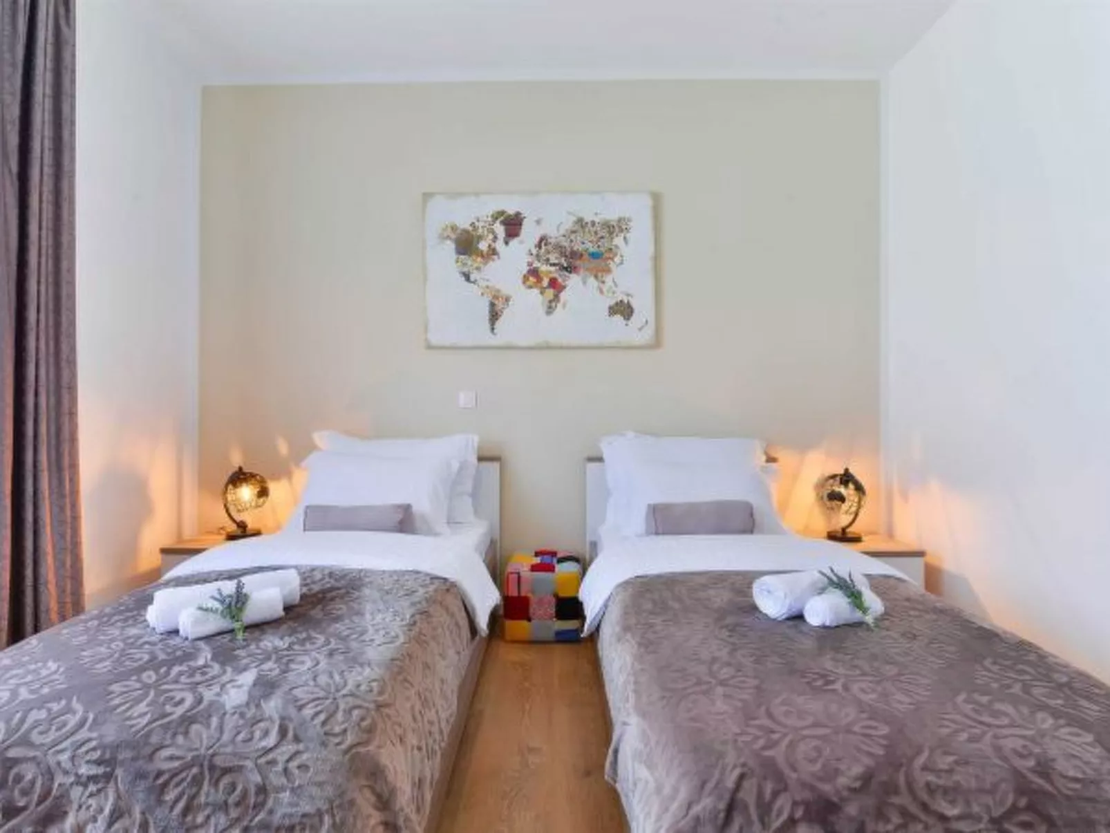 Villa First Hill with heated pool - Image-tags.info