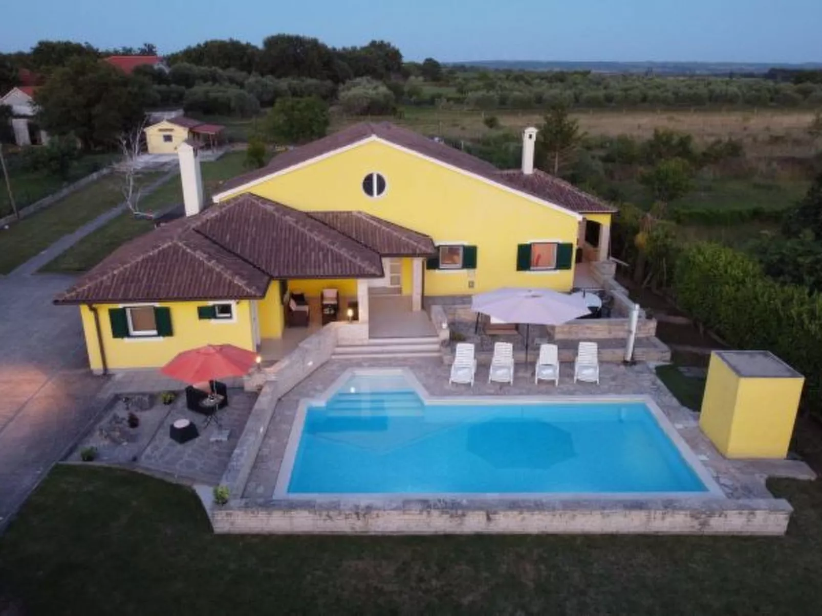 Villa Ana with large pool - Image-tags.info