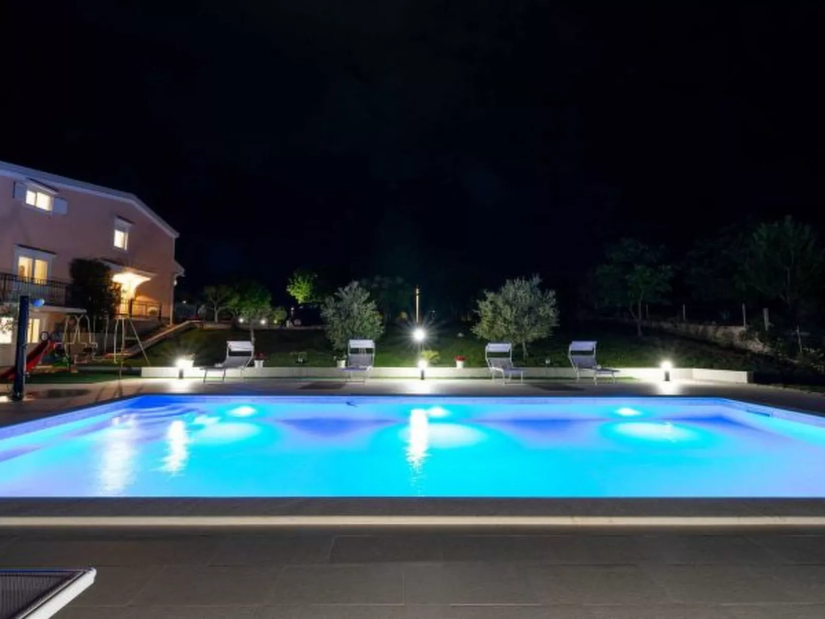 Luxury Villa Maria with large pool - Image-tags.info