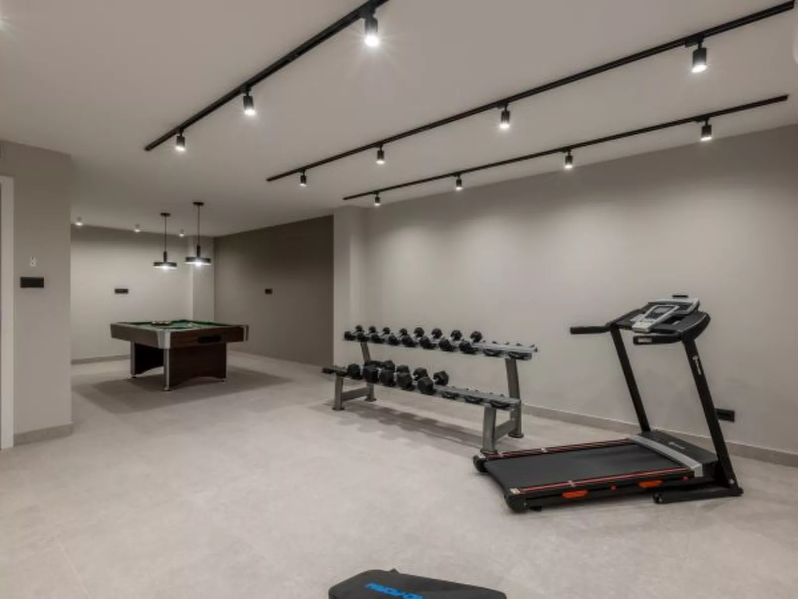 Beachfront villa Luce with seaview and pool - Dedans