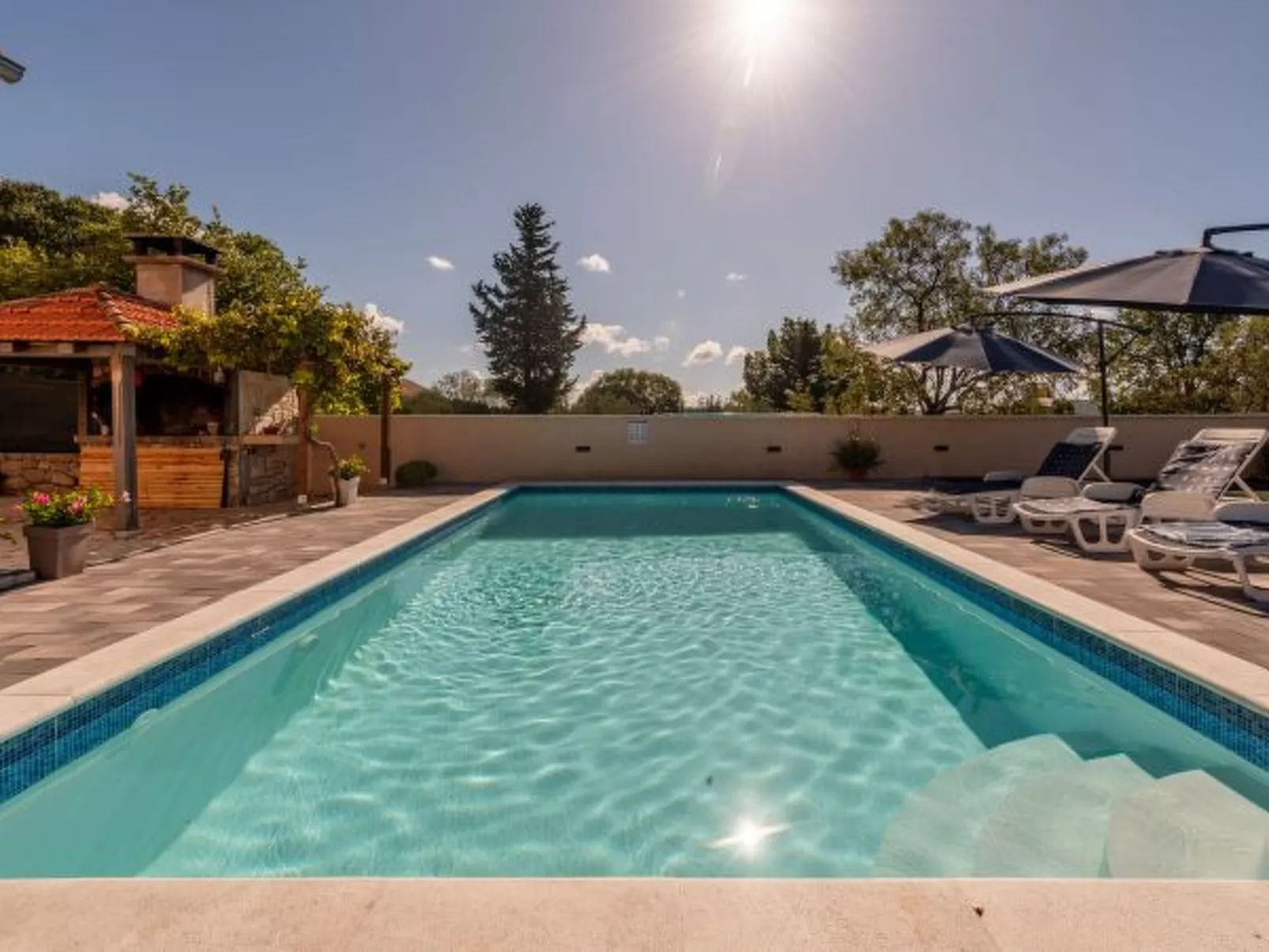 Holiday House Laetitia with pool - Image-tags.info