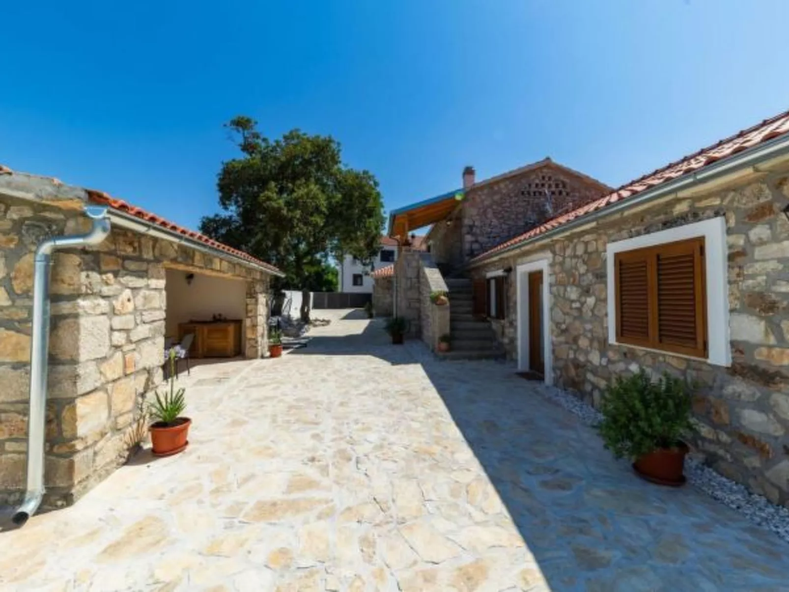 Stone villa Marita with pool - Image-tags.info