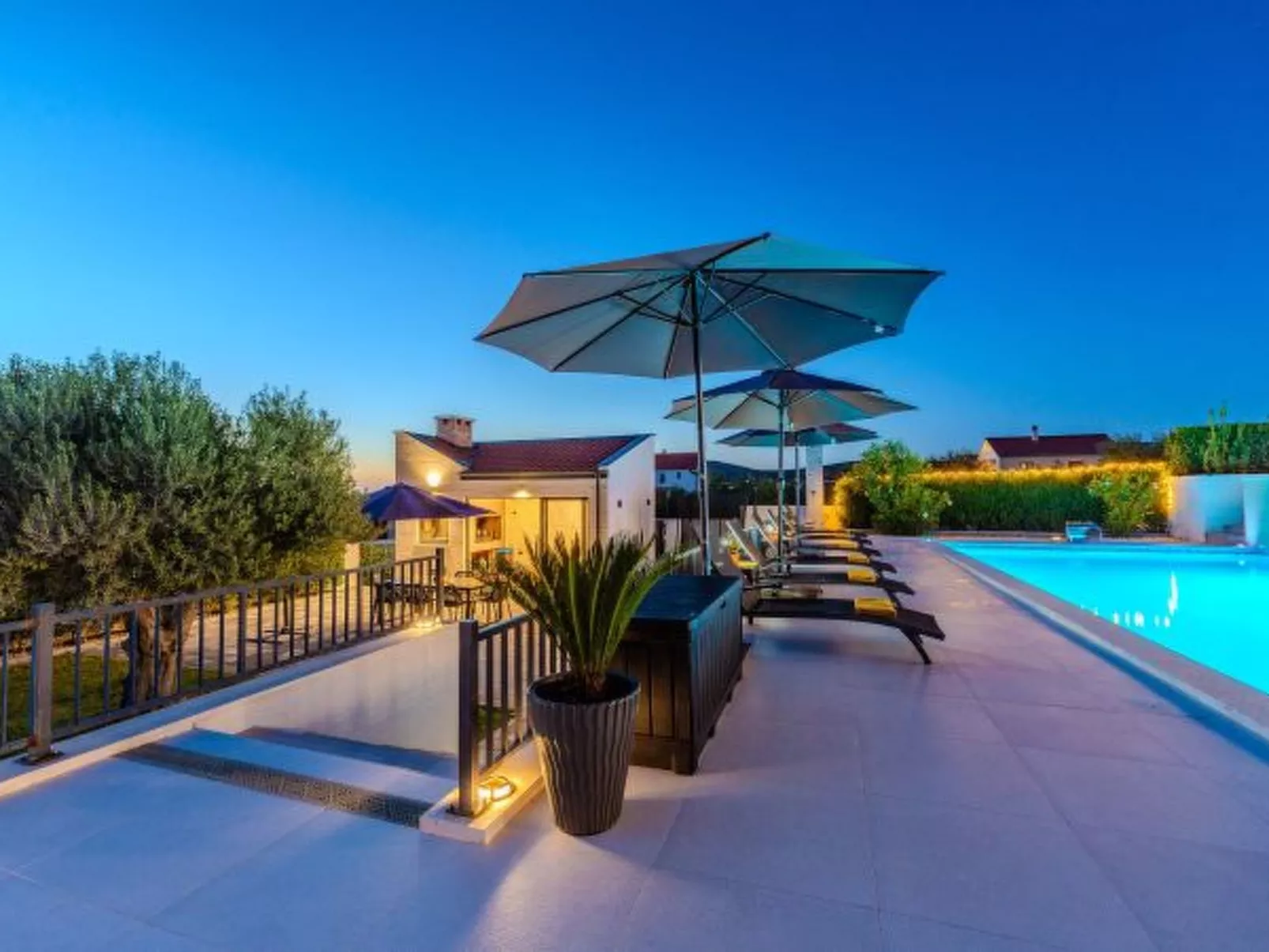 Beautiful villa Lara in Vrana with pool - Image-tags.info