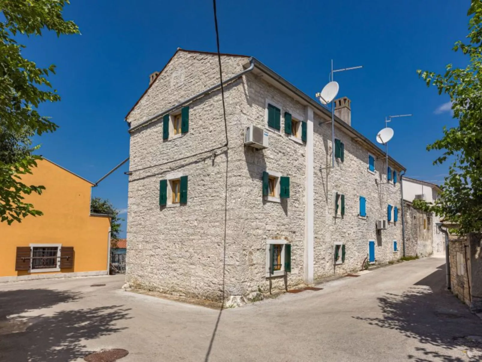 Villa Diana - Draußen