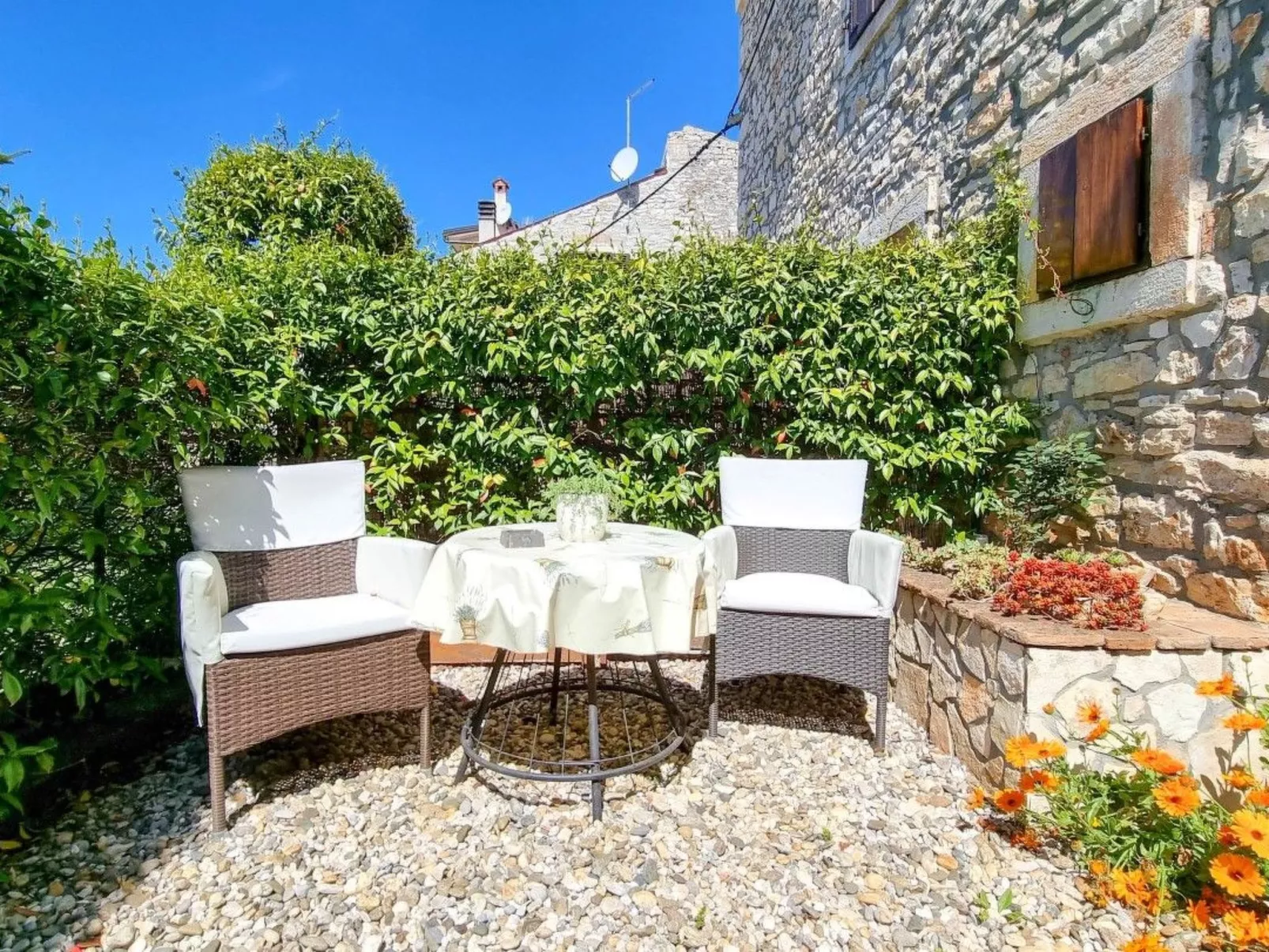 Für 2 Personen ca. 30 m&sup2; in Novigrad, Adriaküste Kroatien (Westküste von I - Draußen