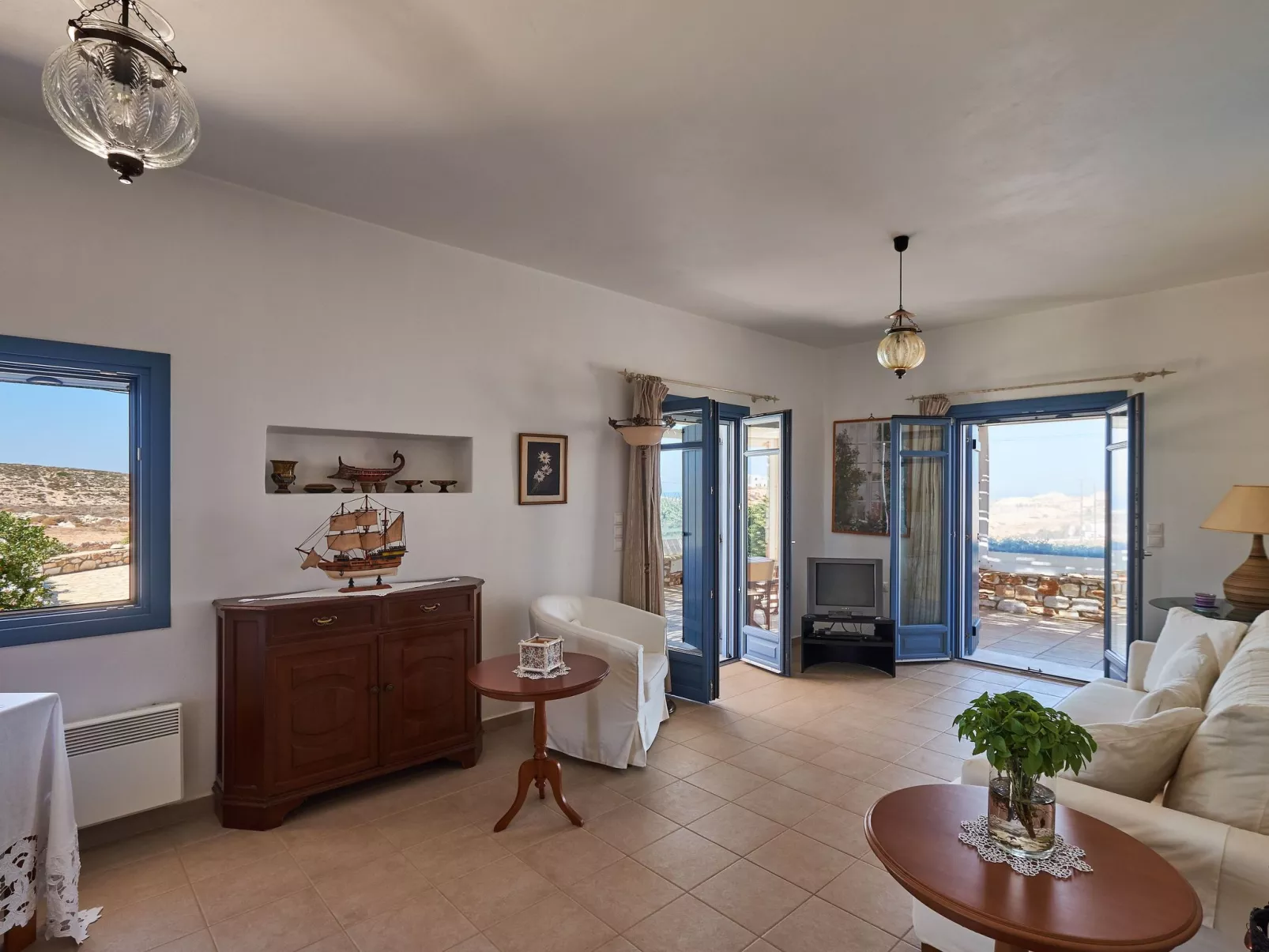 Große, komfortable Pool-Villa, Strand zu Fuß erreichbar - Drinnen