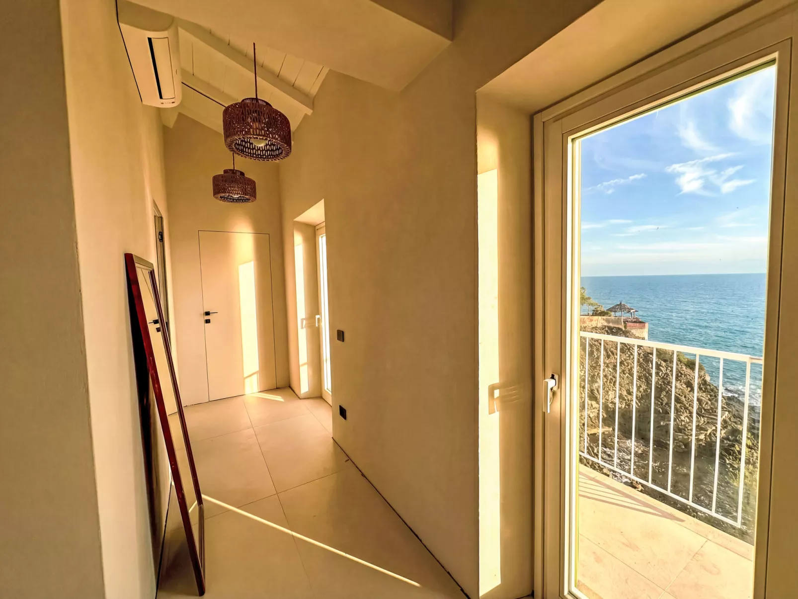 2 Zugänge zum Privatstrand - Roc Villa - Inside