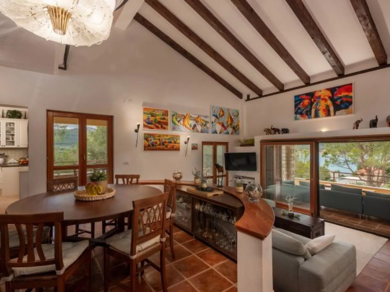 Villa Barotul with pool - Image-tags.info