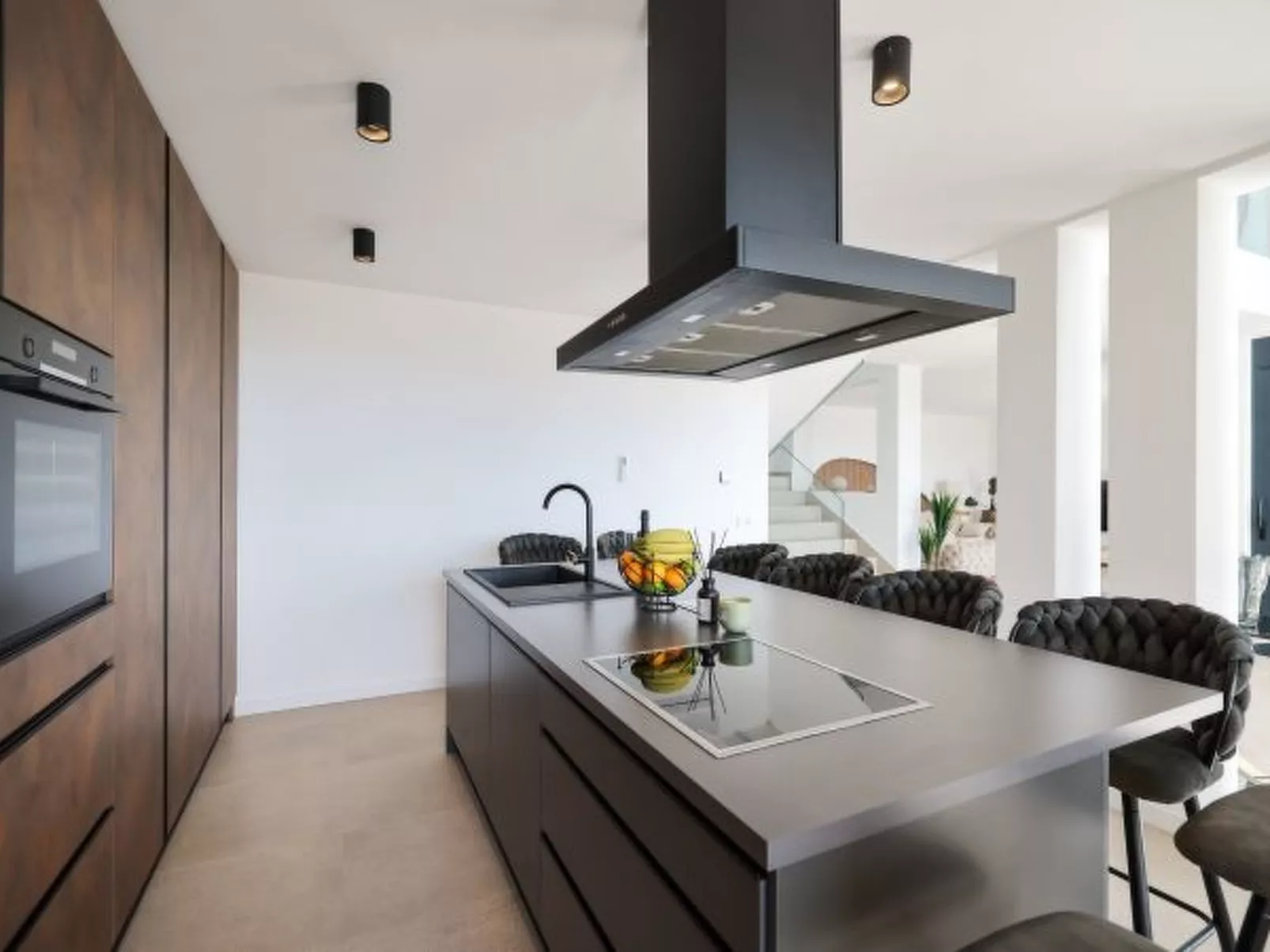 Villa Novue with pool - Image-tags.info