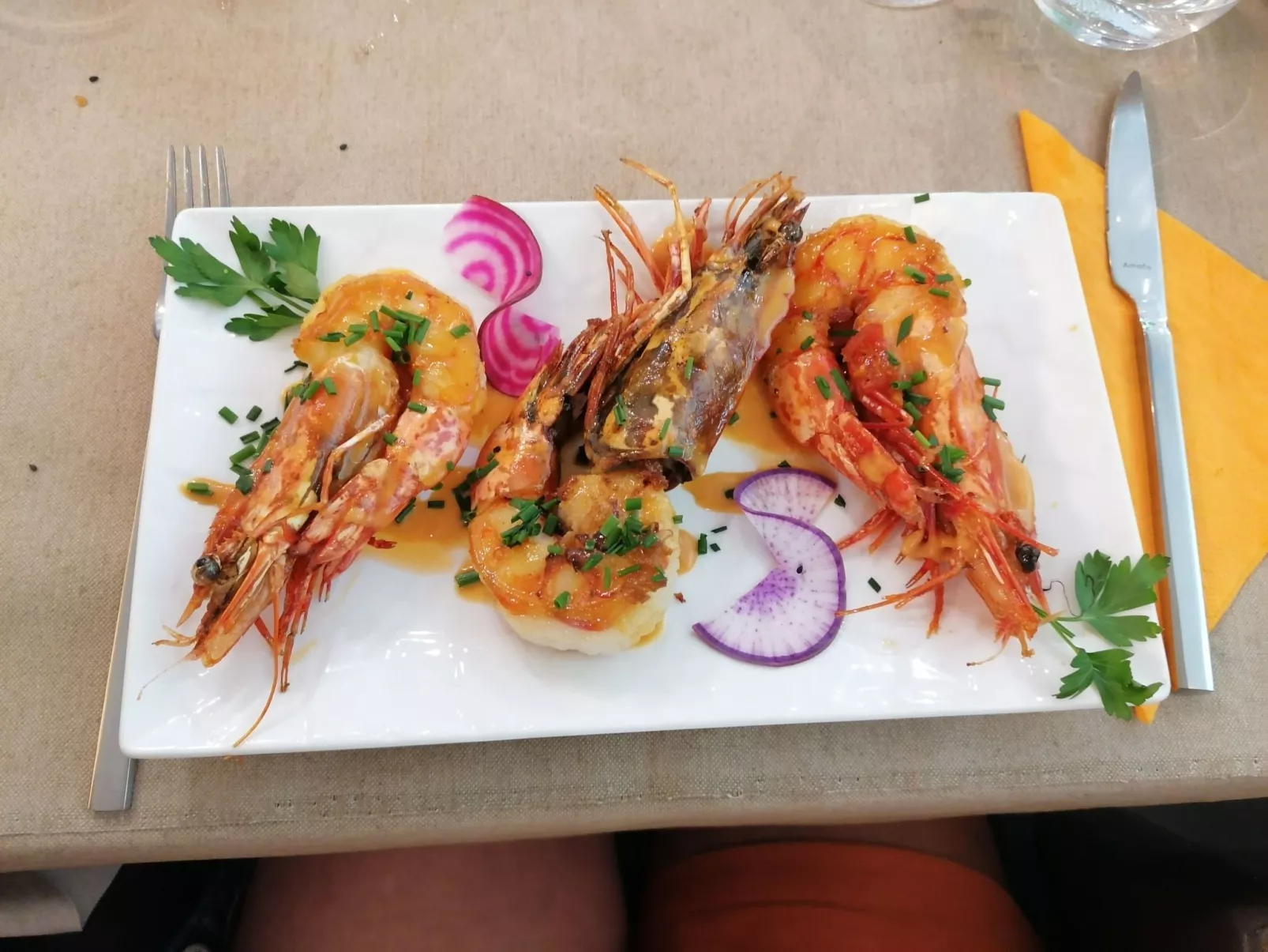 Maison Bleu - Inside