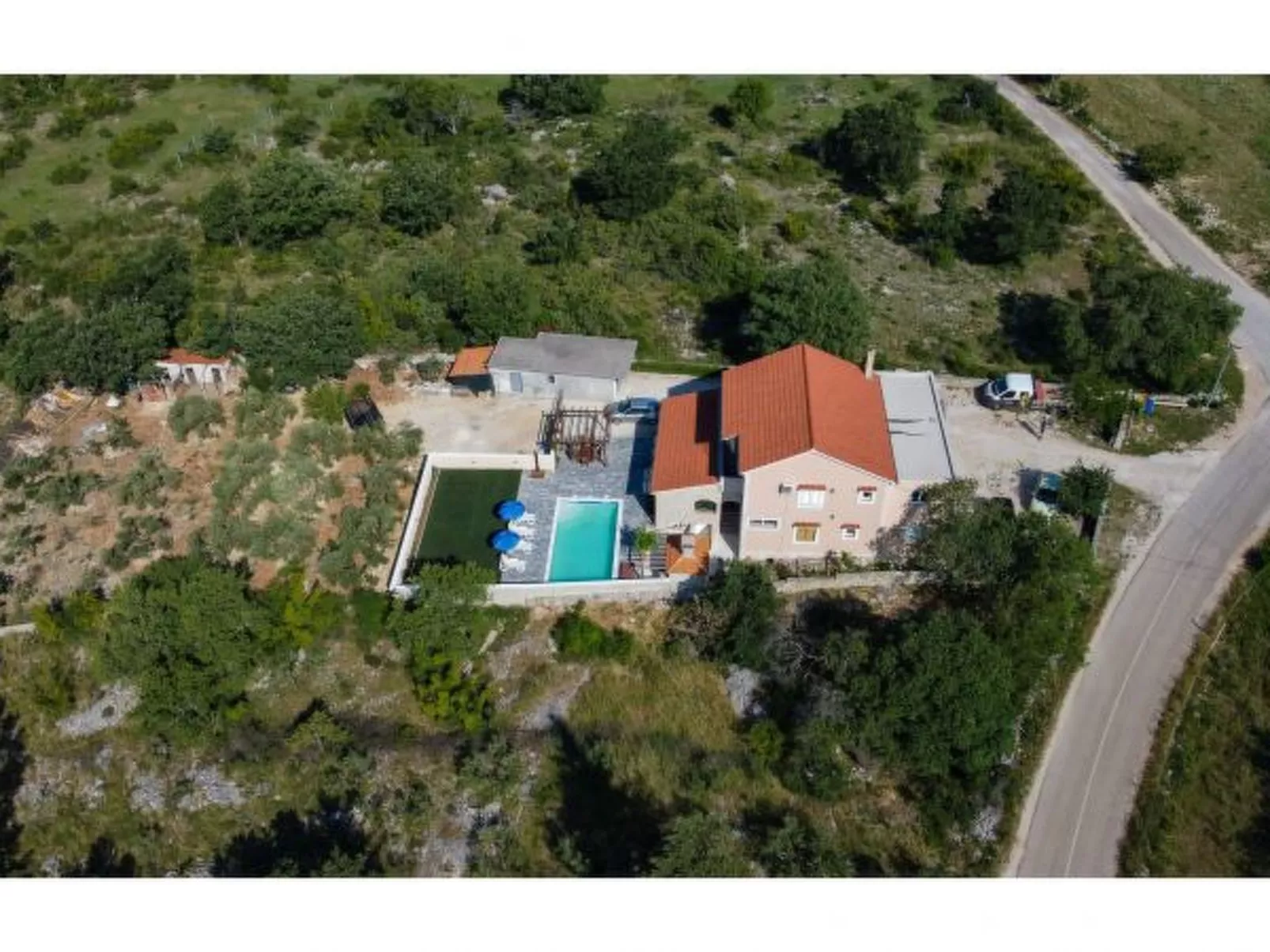 Holiday House Laetitia with pool - Image-tags.info