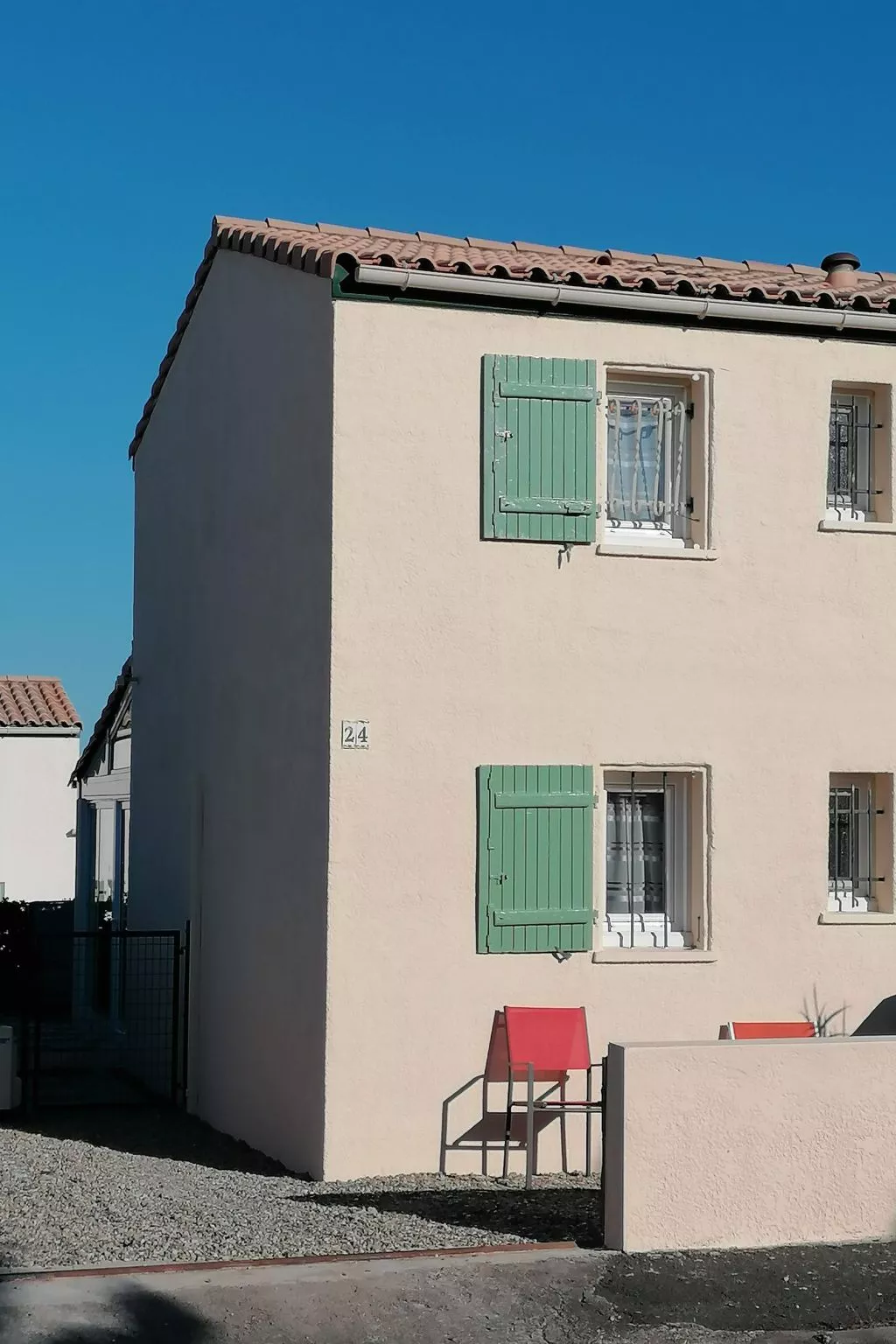 Maison Bleu - Outside