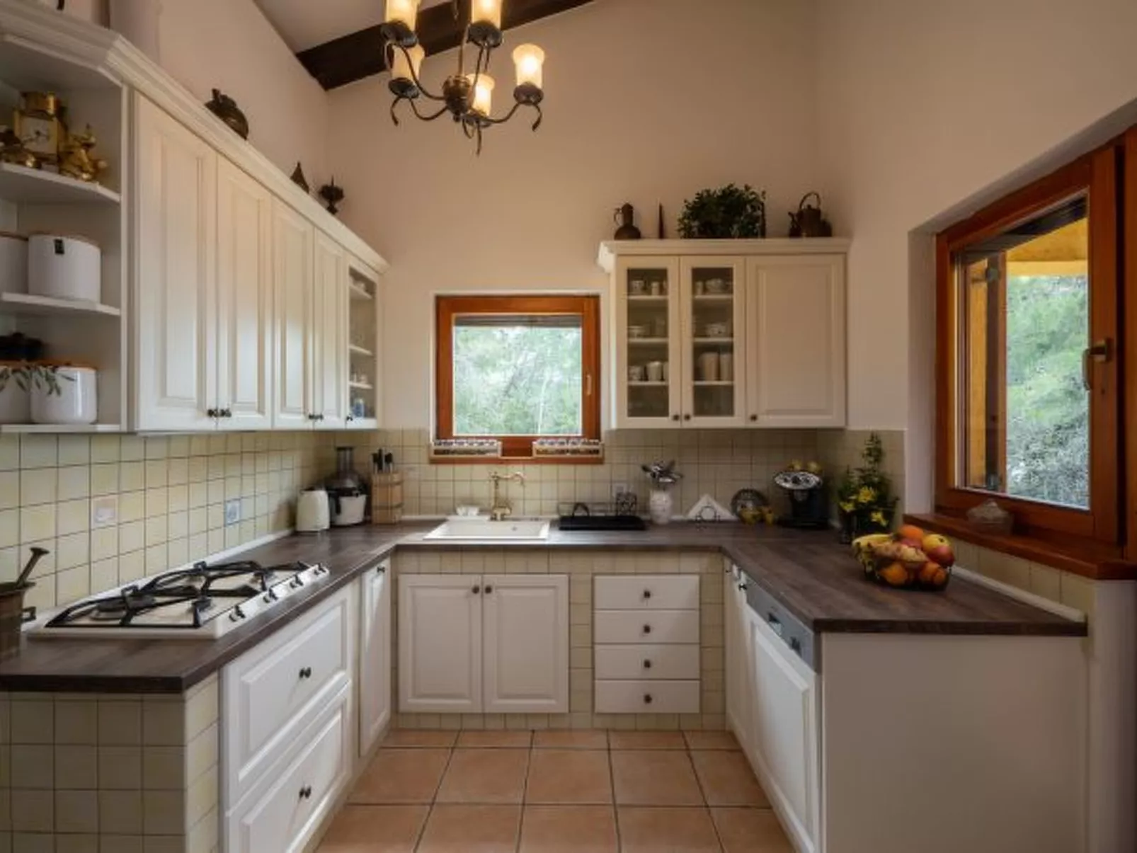 Villa Barotul with pool - Image-tags.info