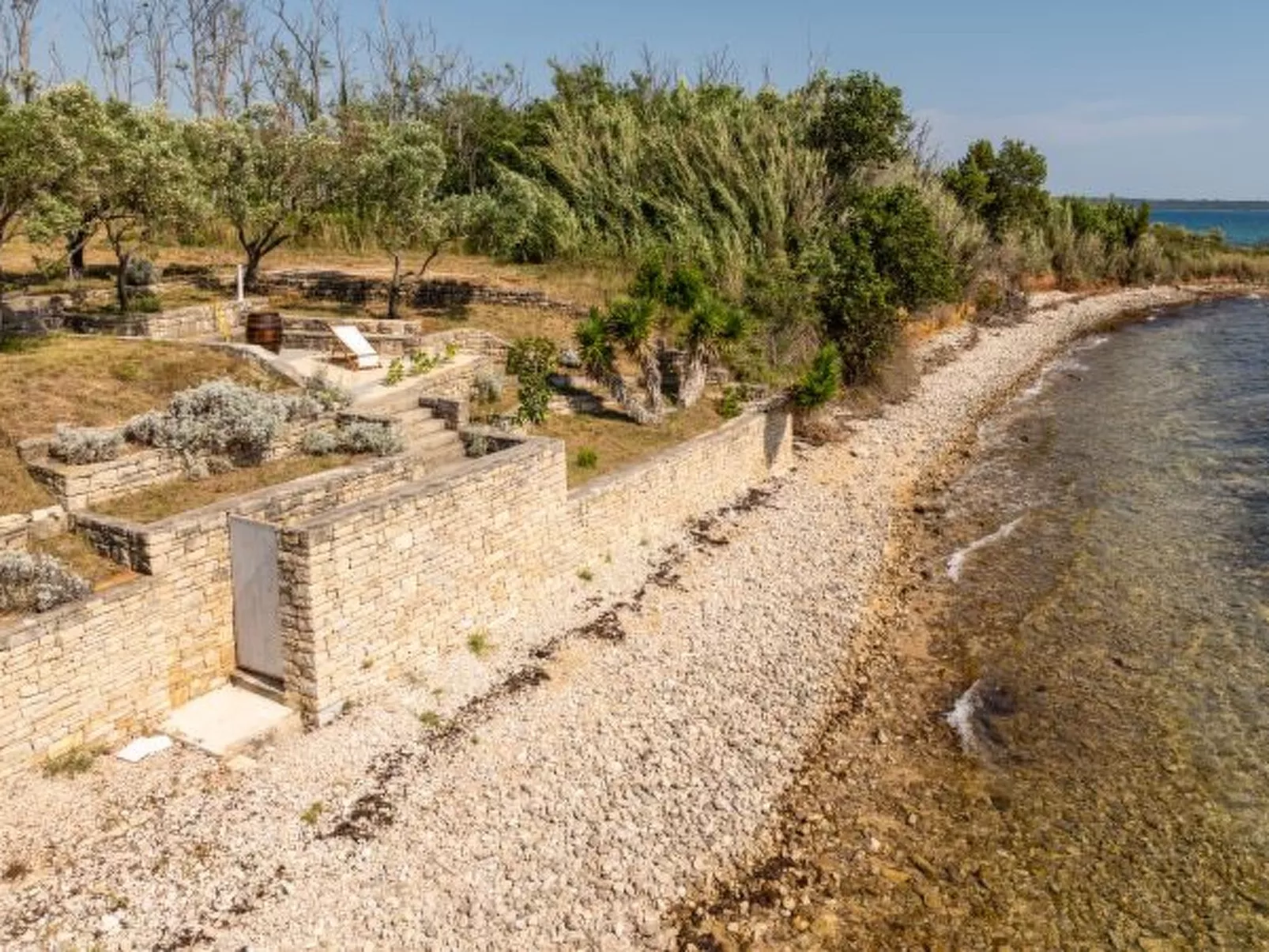 Olivar house with heated pool by the beach - Image-tags.info