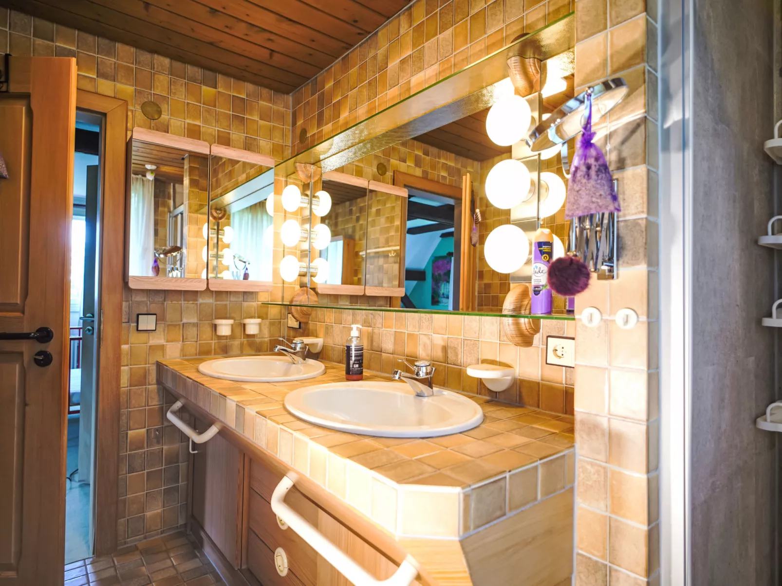 Schwarzwaldhof mit Pool & Sauna - Drinnen