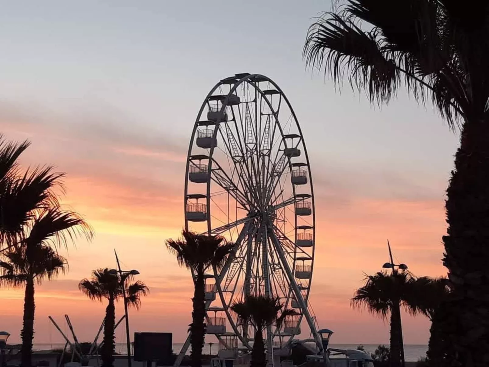 Maison Bleu - Outside