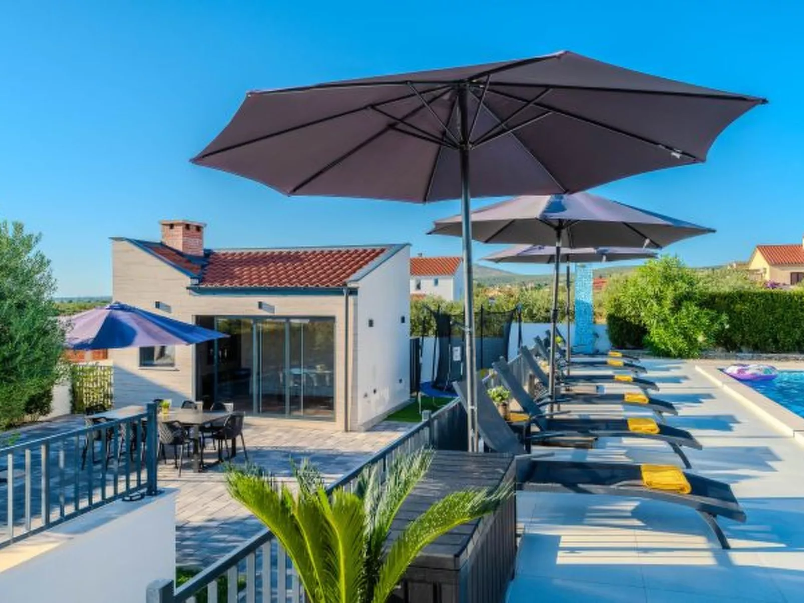 Beautiful villa Lara in Vrana with pool - Image-tags.info