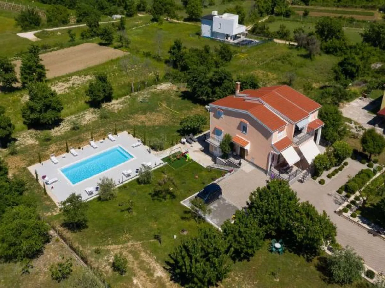 Luxury Villa Maria with large pool - Image-tags.info