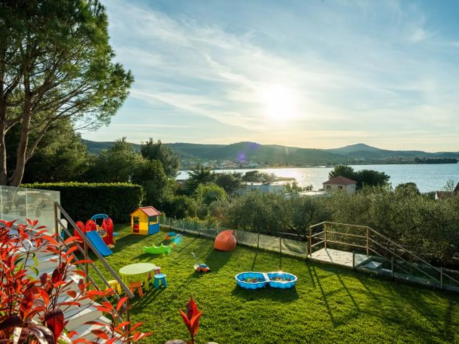 Villa Barotul with pool - Image-tags.info