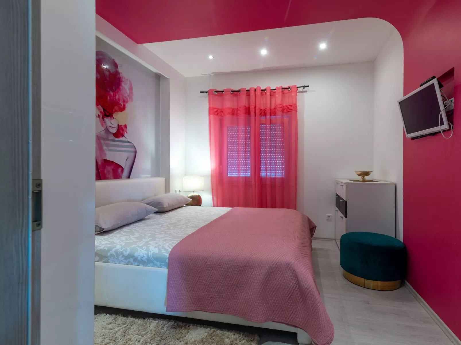 Modernes Apartment mit Gartennutzung, einer groß - Image-tags.info