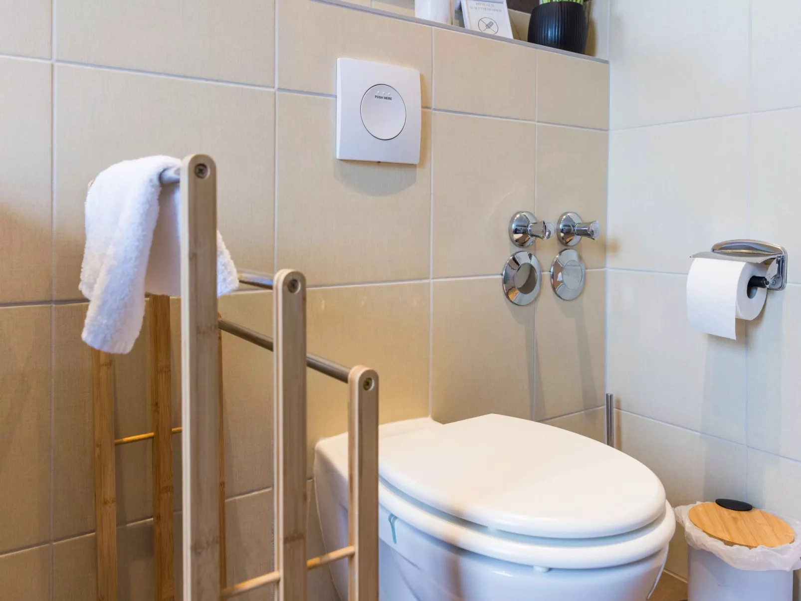 Schiller Apartment im Zentrum von Hof. Küche, Parkplatz, 250MBit Wlan - Inside