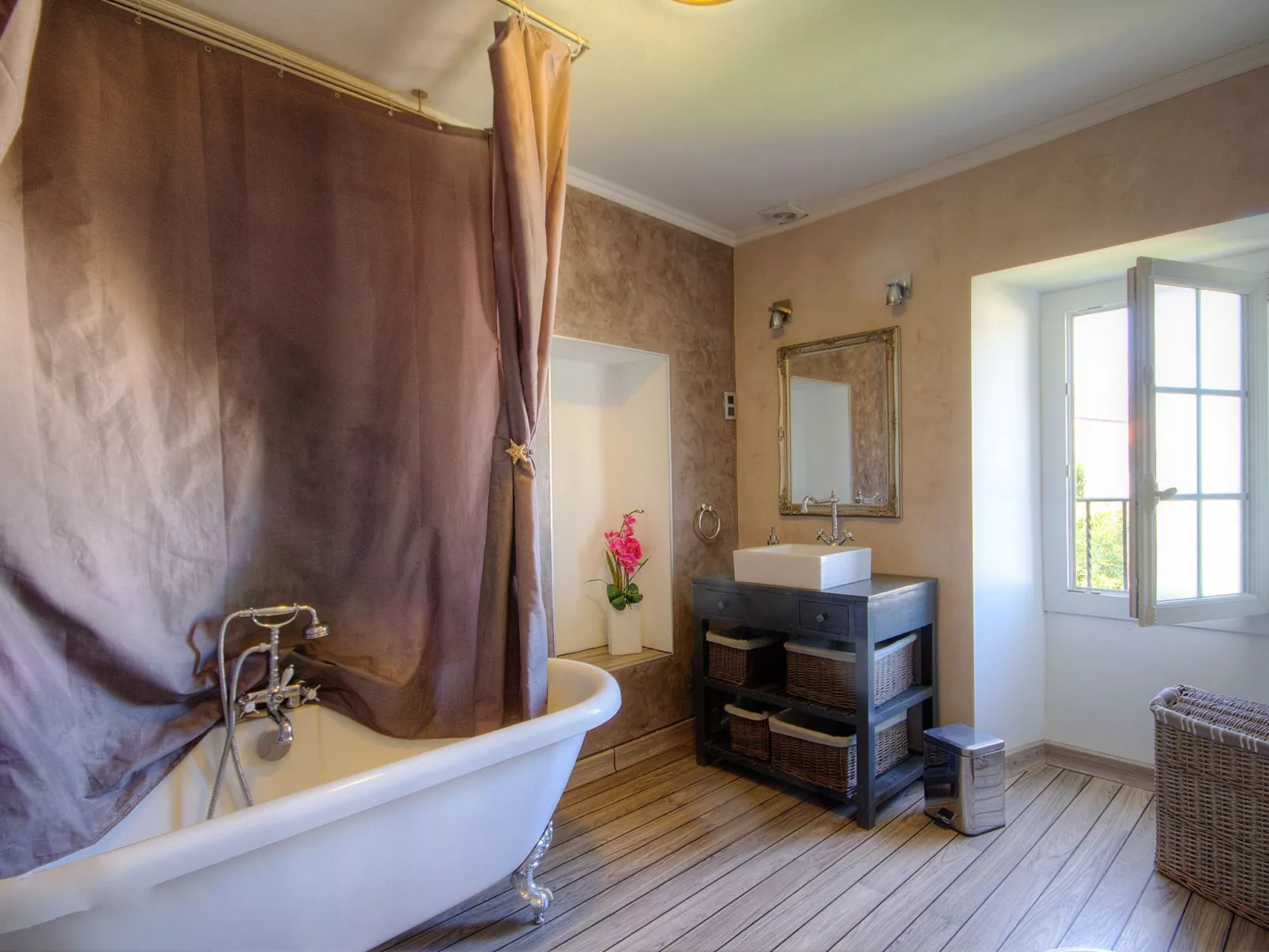 Exklusivität Korsika, Steinhaus mit Charme - Drinnen