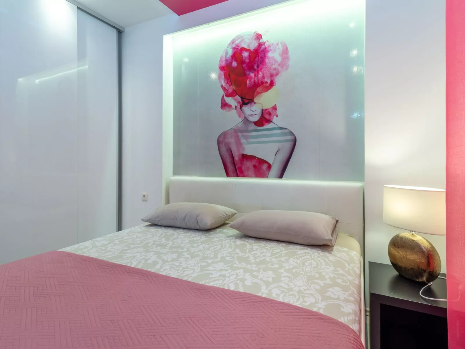 Modernes Apartment mit Gartennutzung, einer groß - Image-tags.info