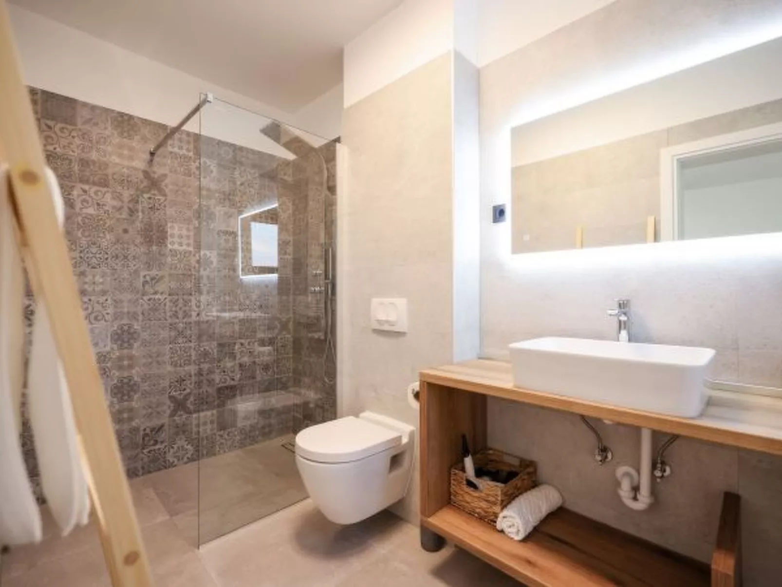 Villa Marta with heated pool and traditional taver - Image-tags.info