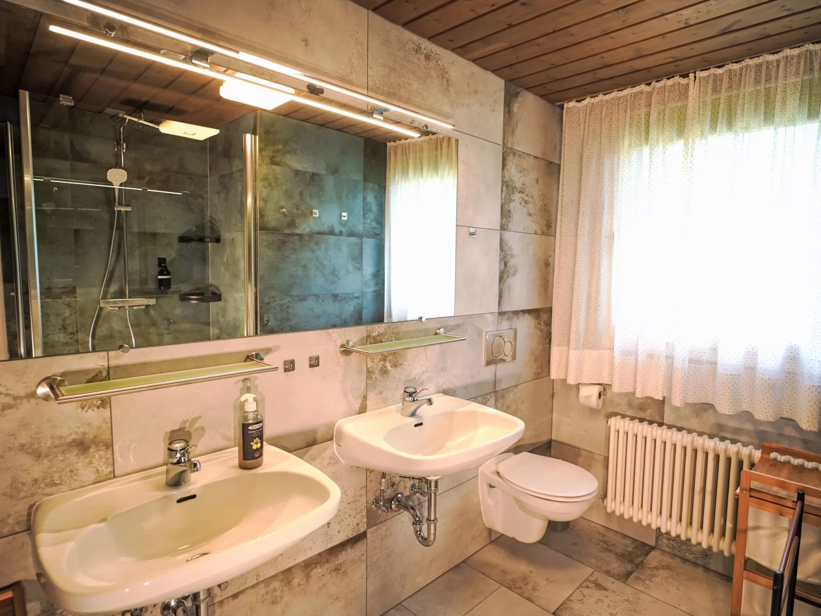 Schwarzwaldhof mit Pool & Sauna - Drinnen